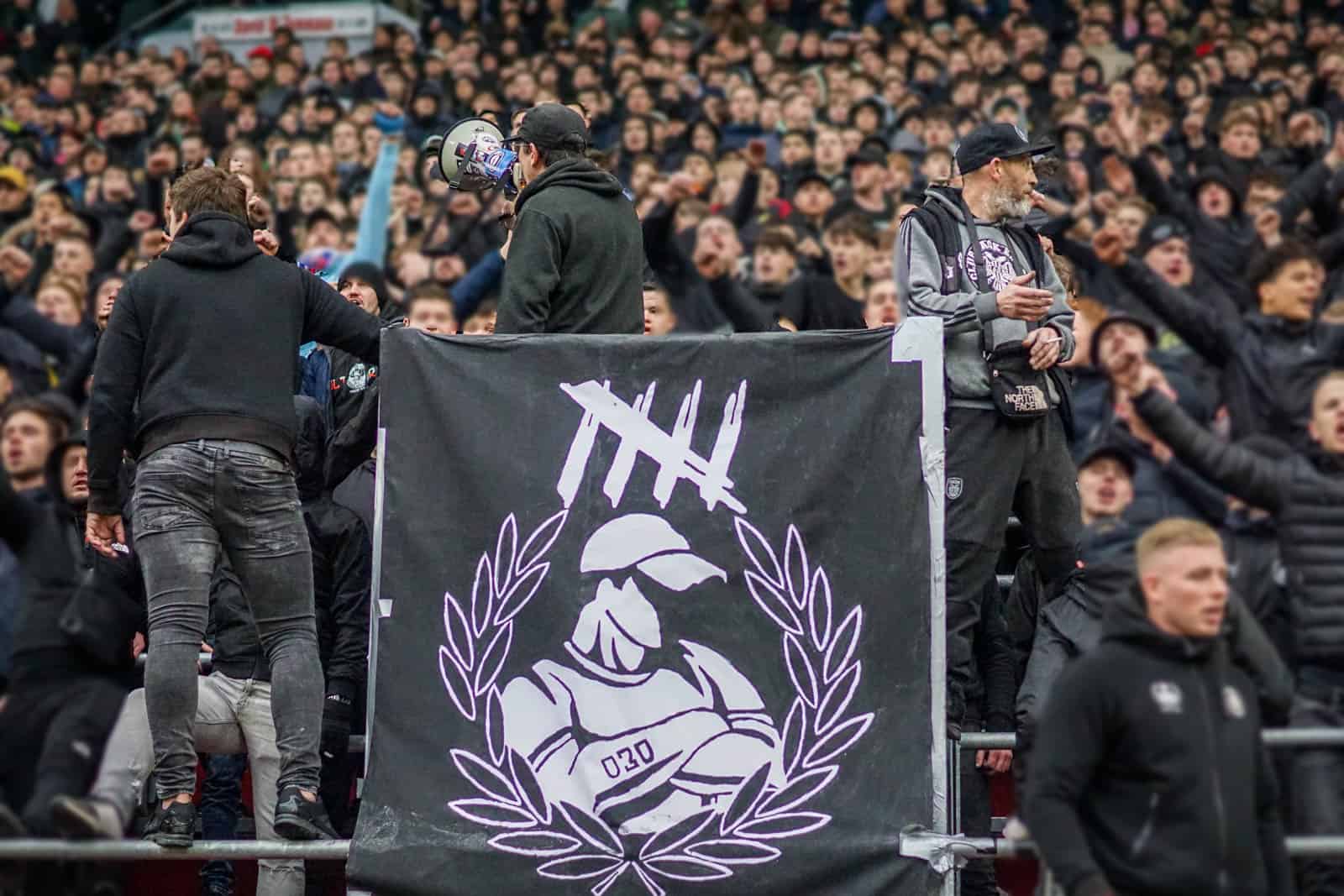 Groot pyrofestijn in de Domstad: 5-jarig bestaan van Utrecht Ultras!