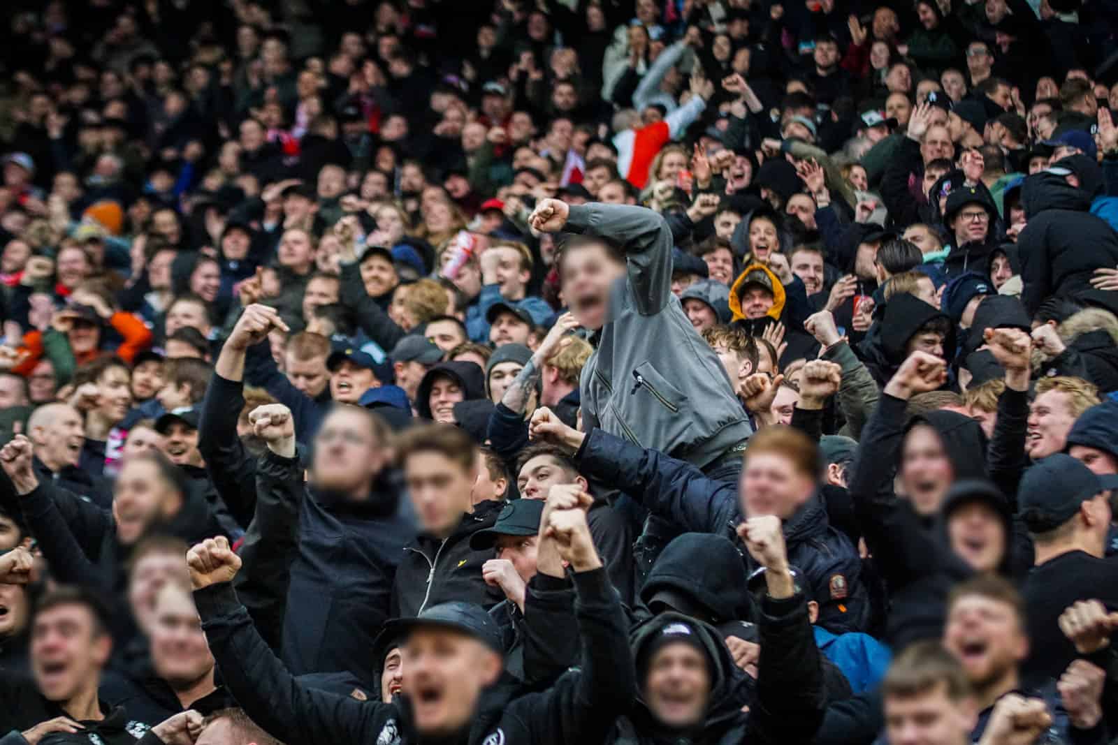 Groot pyrofestijn in de Domstad: 5-jarig bestaan van Utrecht Ultras!