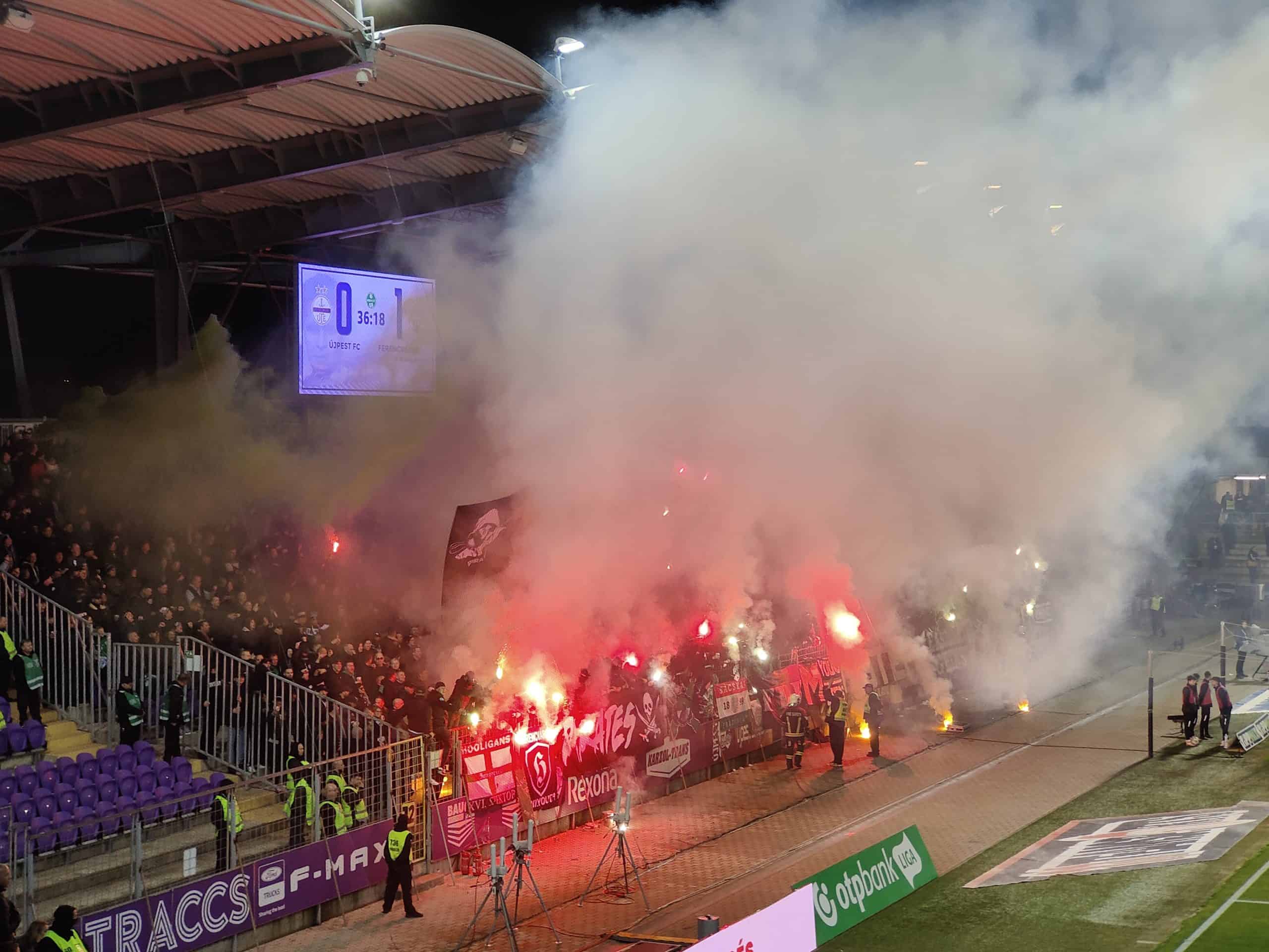Ultras Újpest en Ferencváros gaan tekeer in Boedapest Derby