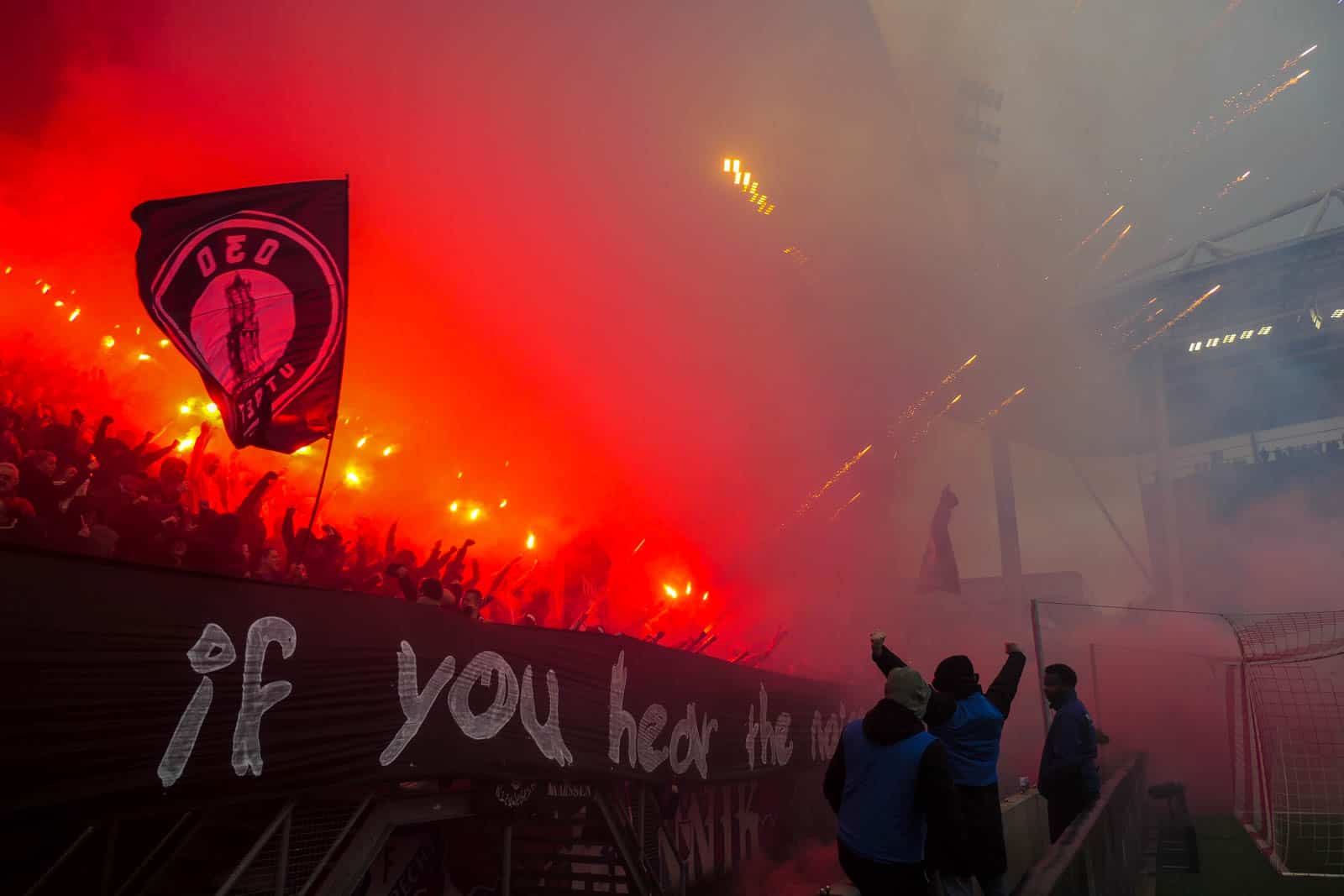 Groot pyrofestijn in de Domstad: 5-jarig bestaan van Utrecht Ultras!