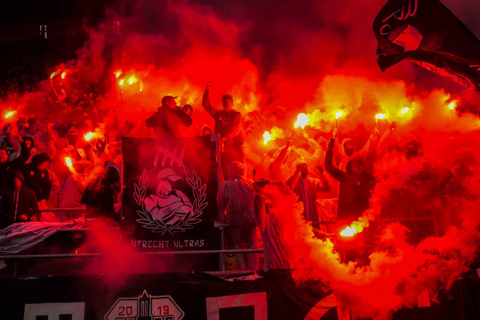 Groot pyrofestijn in de Domstad: 5-jarig bestaan van Utrecht Ultras!