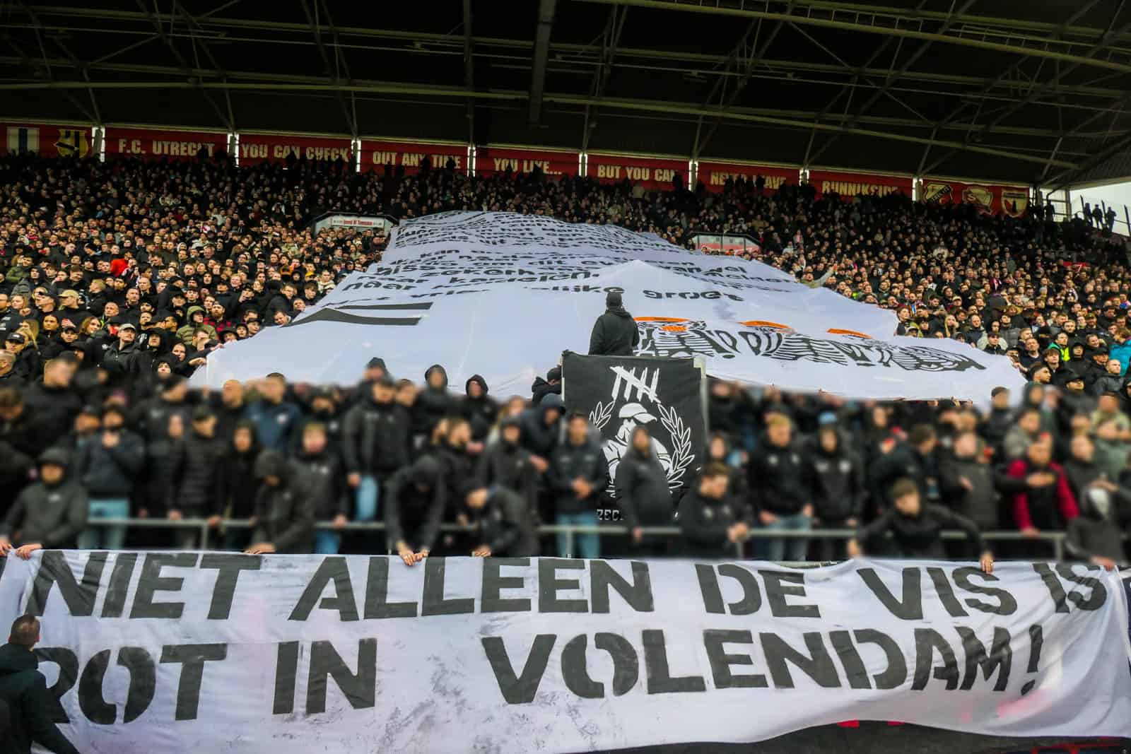 Groot pyrofestijn in de Domstad: 5-jarig bestaan van Utrecht Ultras!