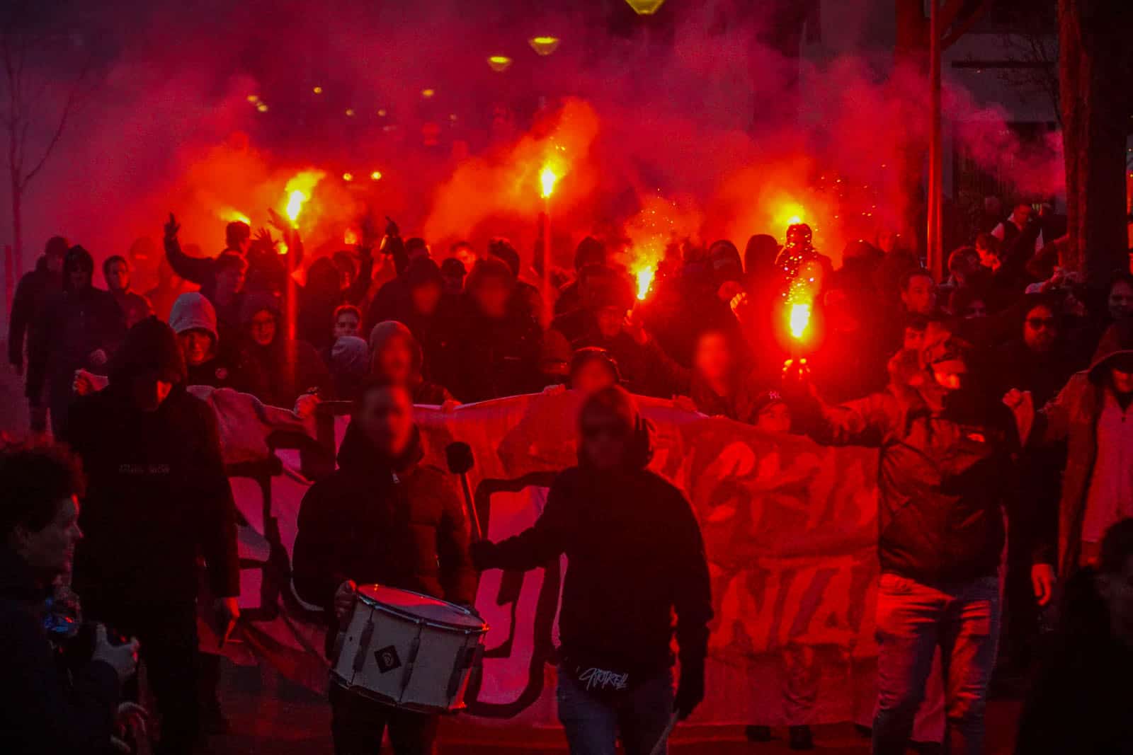 Crazy Side doet haar naam eer aan bij derby tegen FC Den Bosch