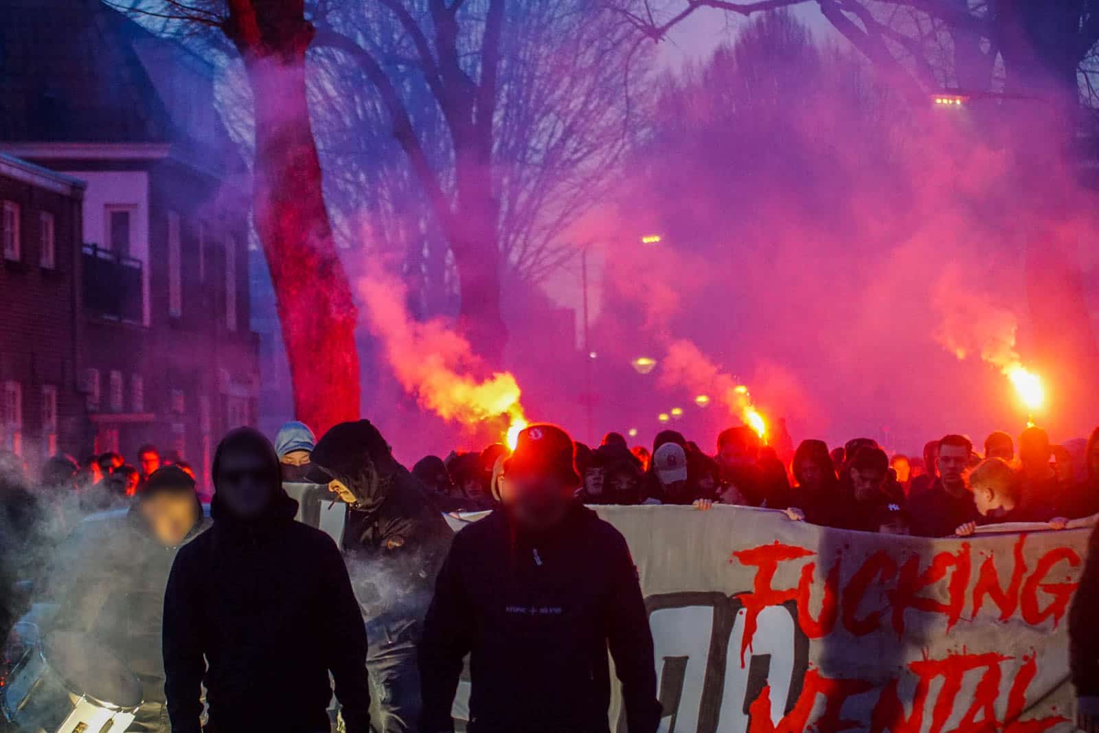 Crazy Side doet haar naam eer aan bij derby tegen FC Den Bosch