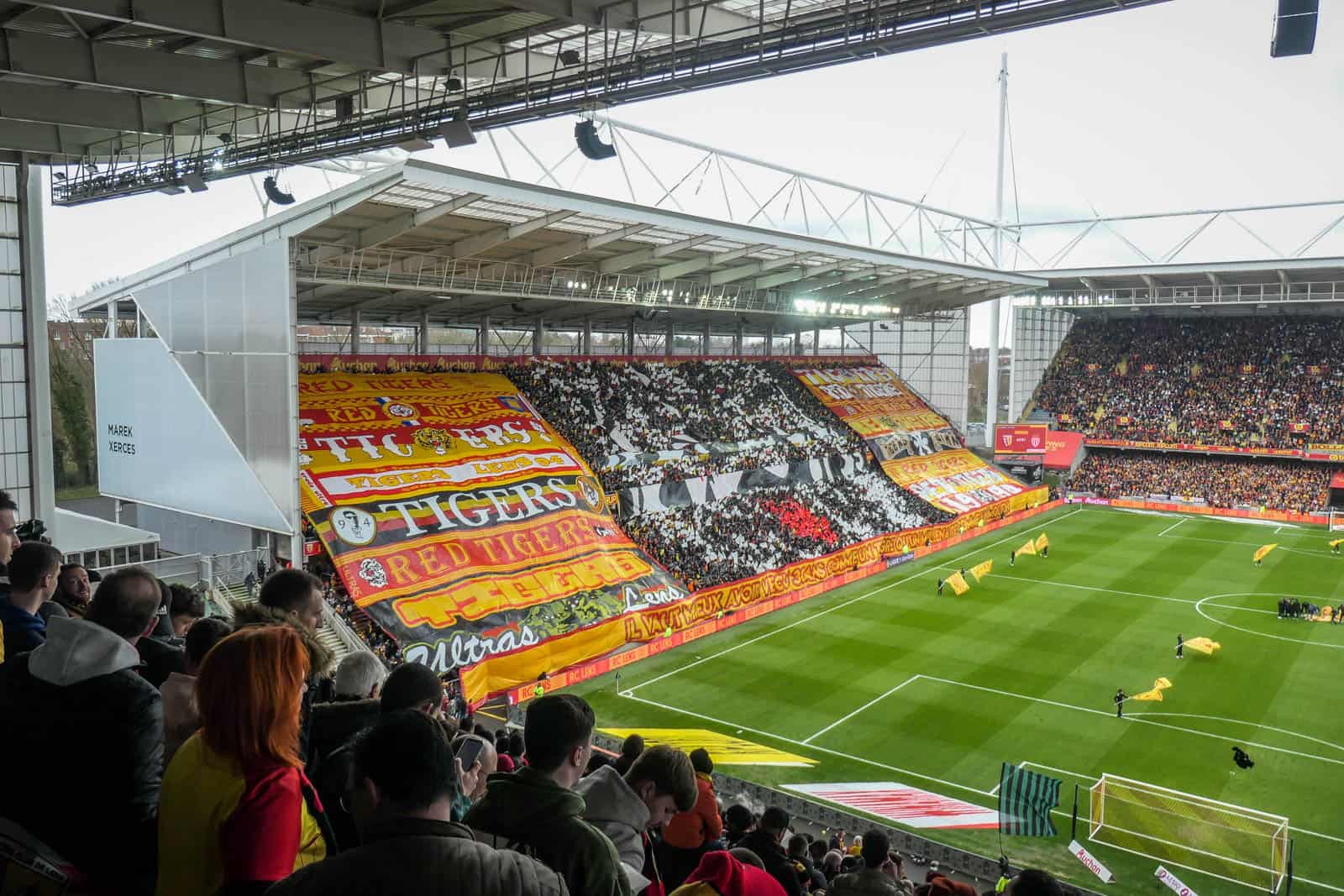 30 jaar Red Tigers; ultras Lens maken er schitterende dag van!