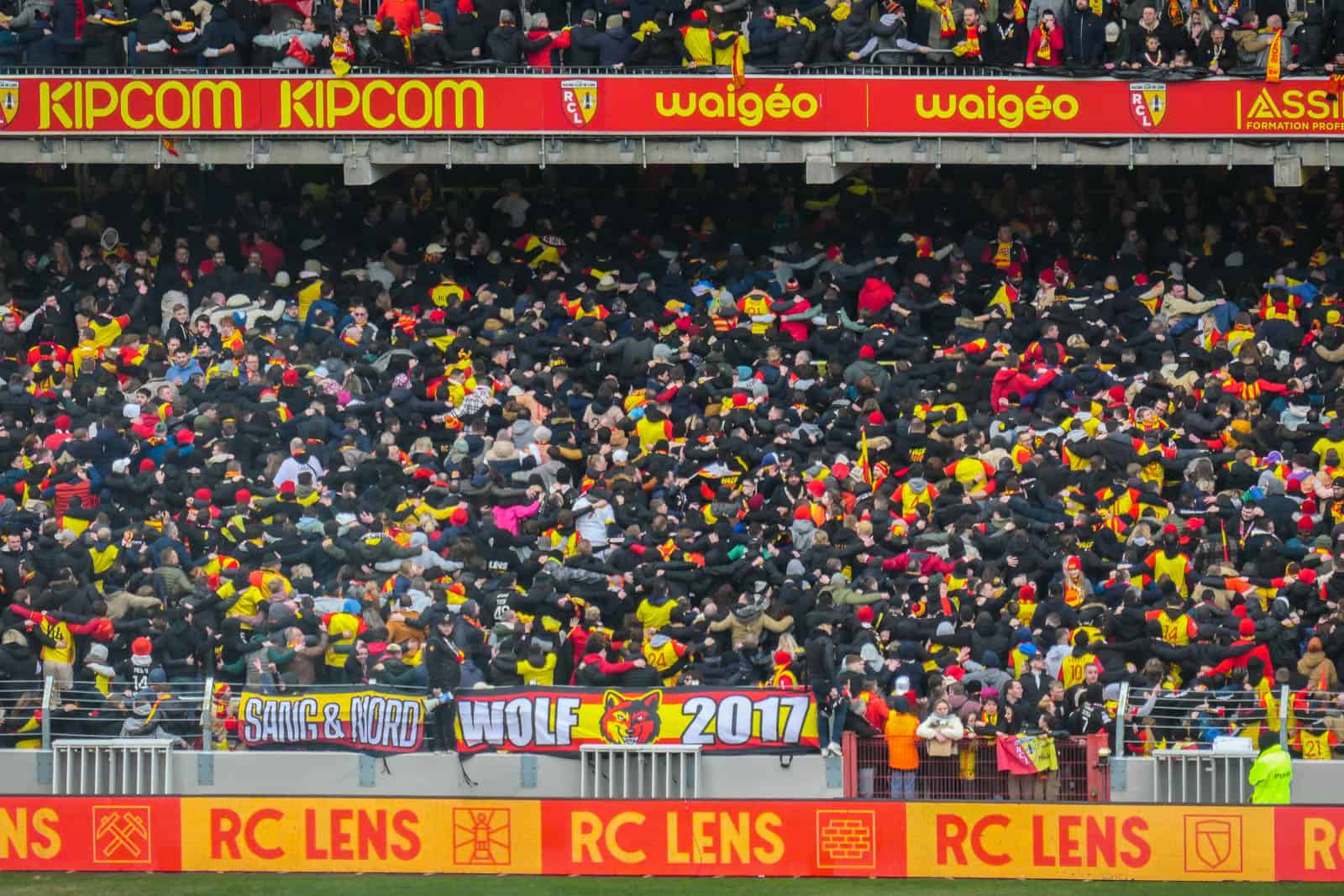 30 jaar Red Tigers; ultras Lens maken er schitterende dag van!