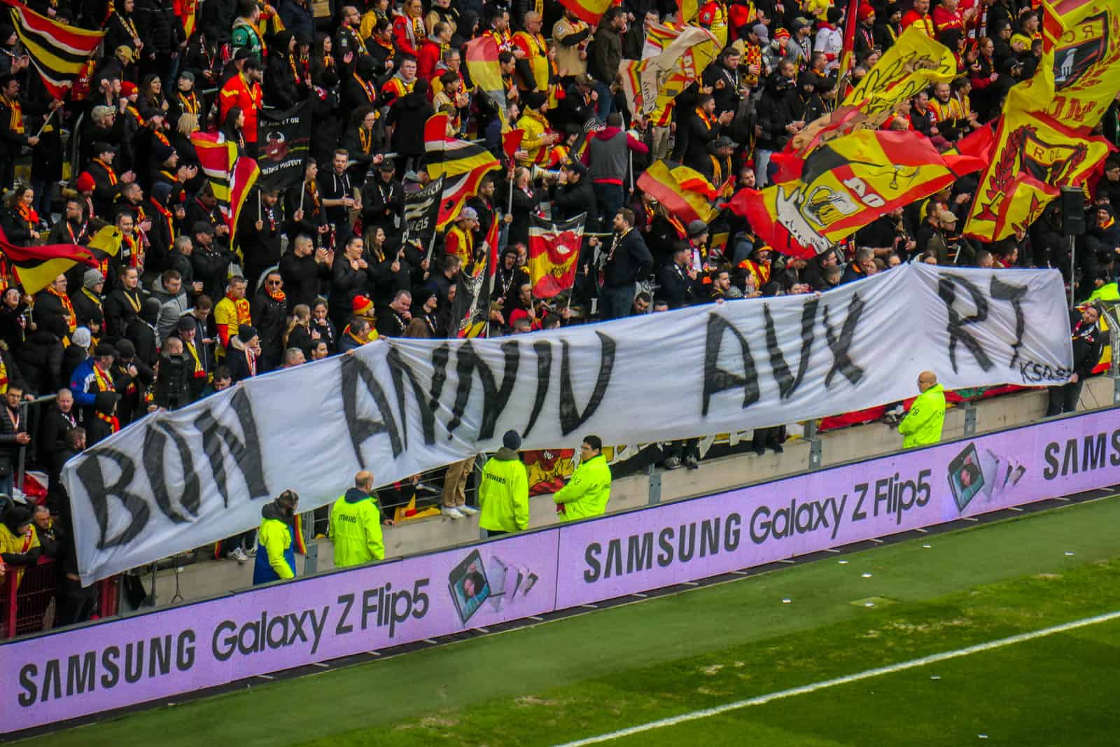 30 jaar Red Tigers; ultras Lens maken er schitterende dag van!