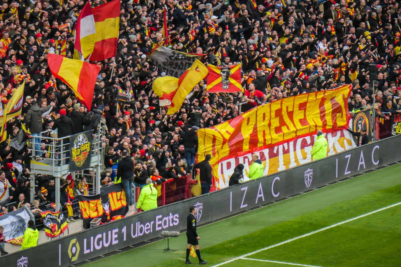 30 jaar Red Tigers; ultras Lens maken er schitterende dag van!