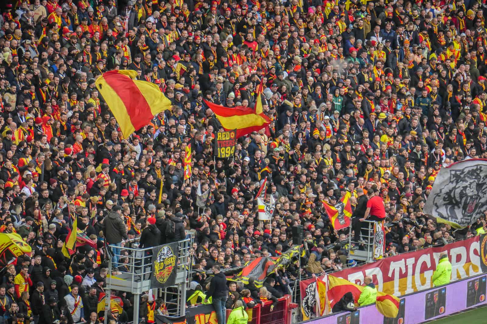 30 jaar Red Tigers; ultras Lens maken er schitterende dag van!