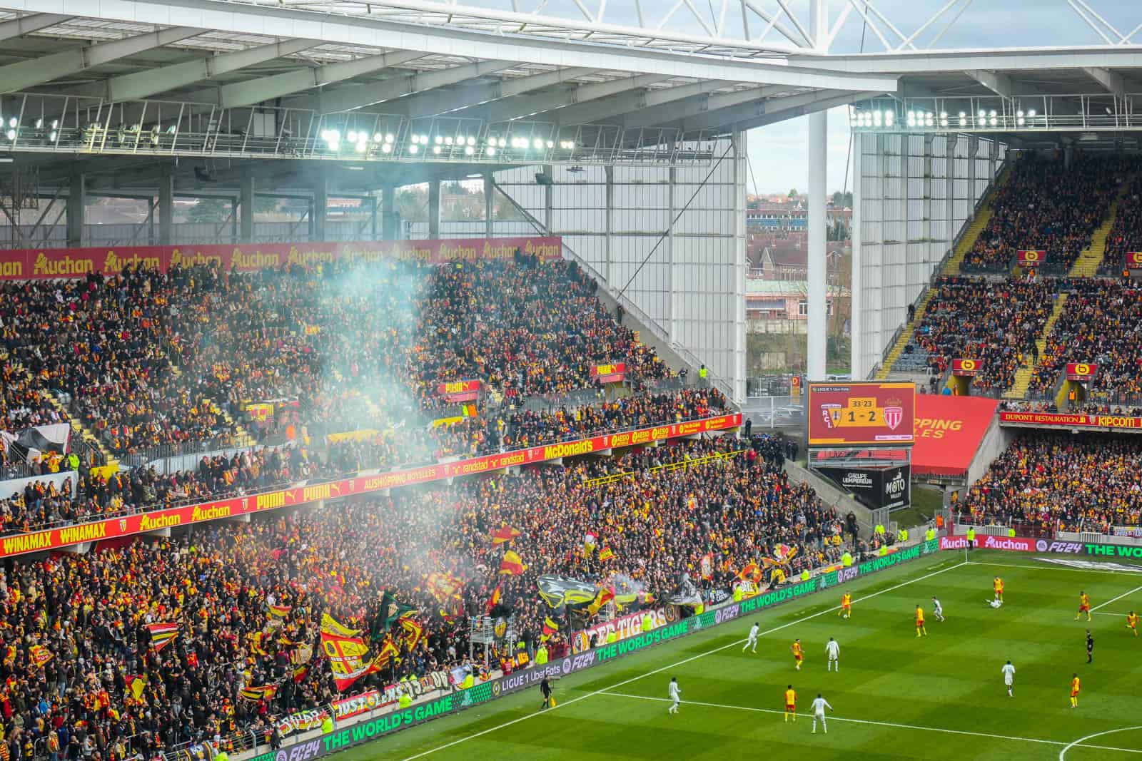 30 jaar Red Tigers; ultras Lens maken er schitterende dag van!
