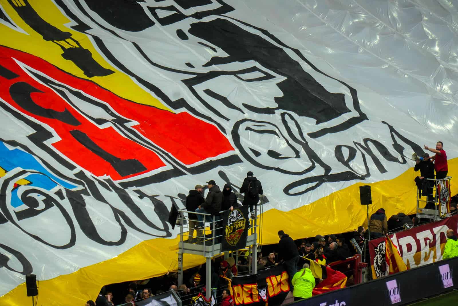 30 jaar Red Tigers; ultras Lens maken er schitterende dag van!