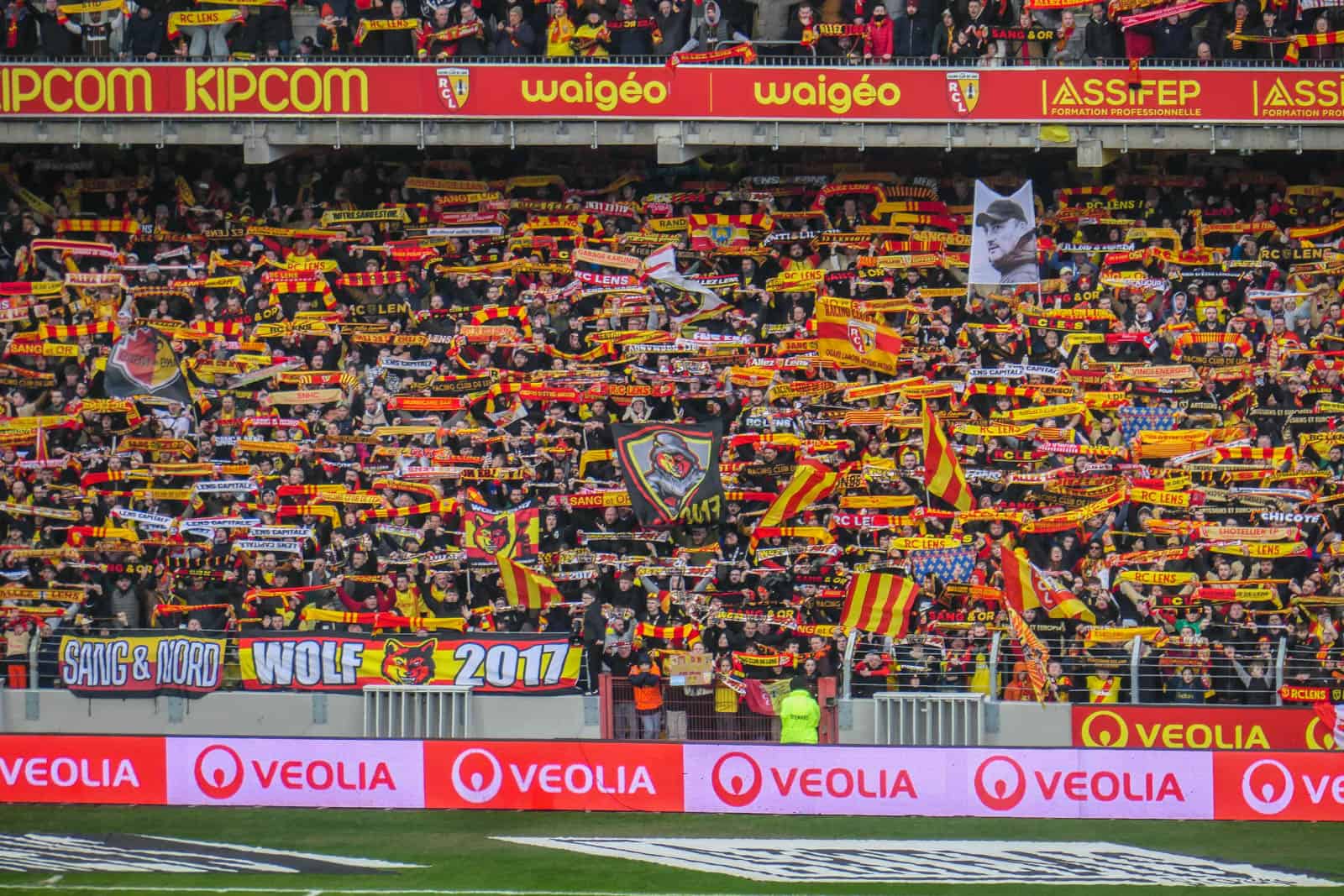 30 jaar Red Tigers; ultras Lens maken er schitterende dag van!