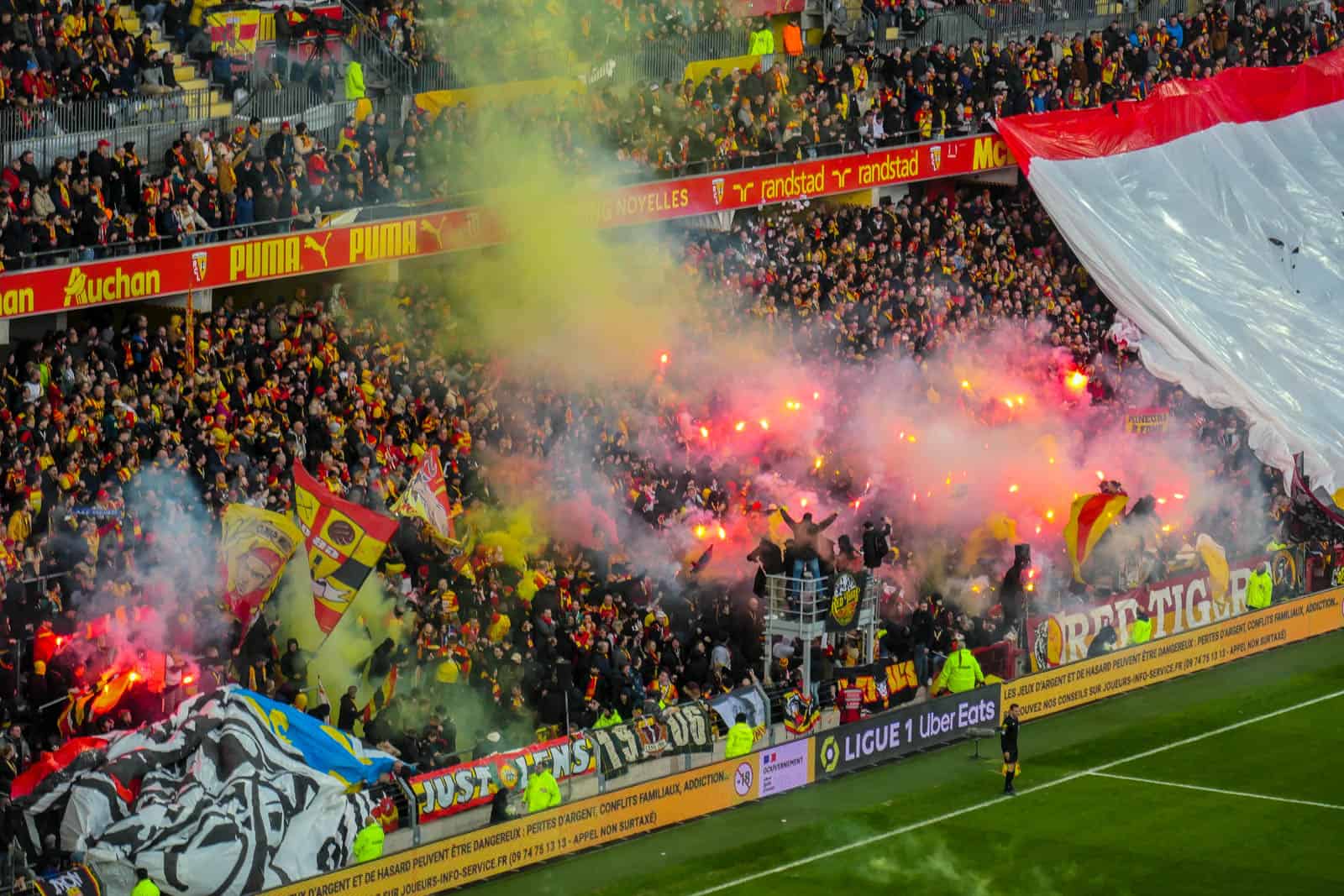 30 jaar Red Tigers; ultras Lens maken er schitterende dag van!