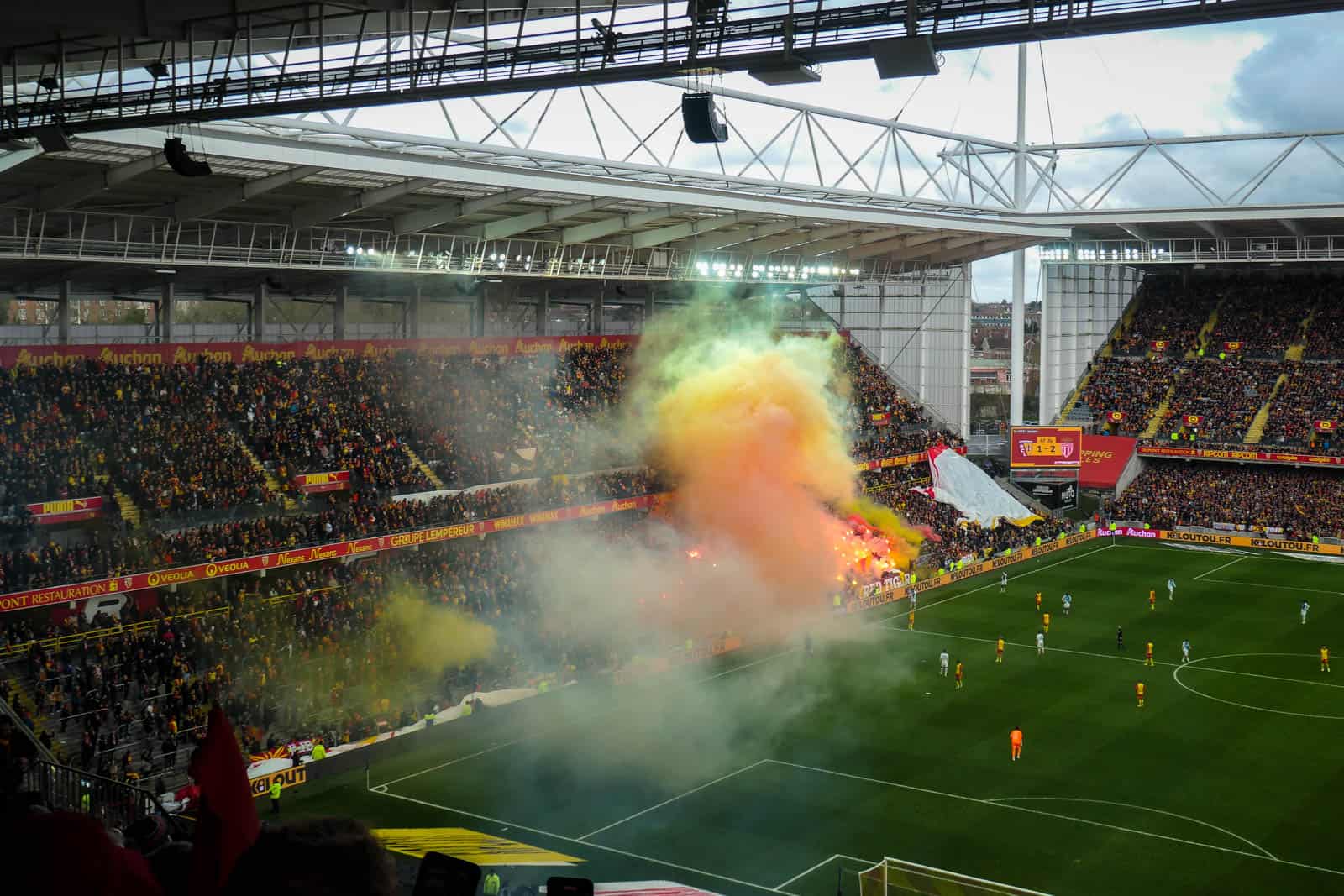 30 jaar Red Tigers; ultras Lens maken er schitterende dag van!