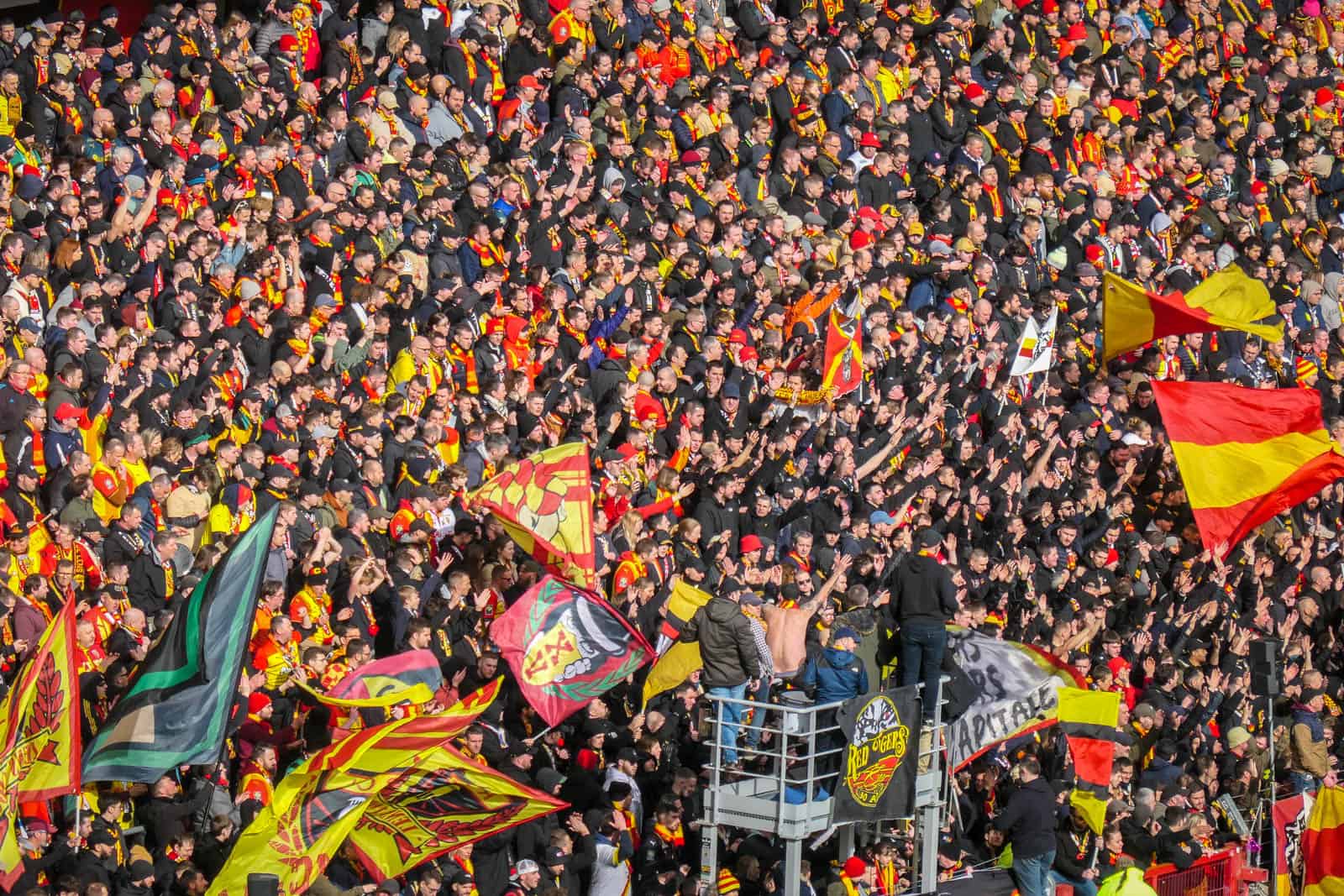 30 jaar Red Tigers; ultras Lens maken er schitterende dag van!
