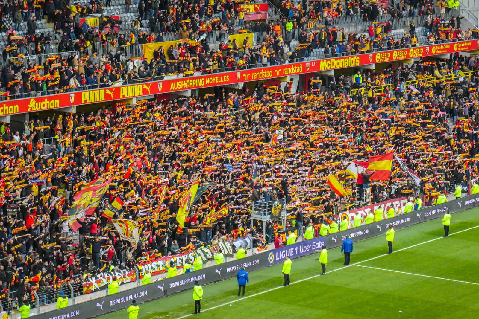 30 jaar Red Tigers; ultras Lens maken er schitterende dag van!