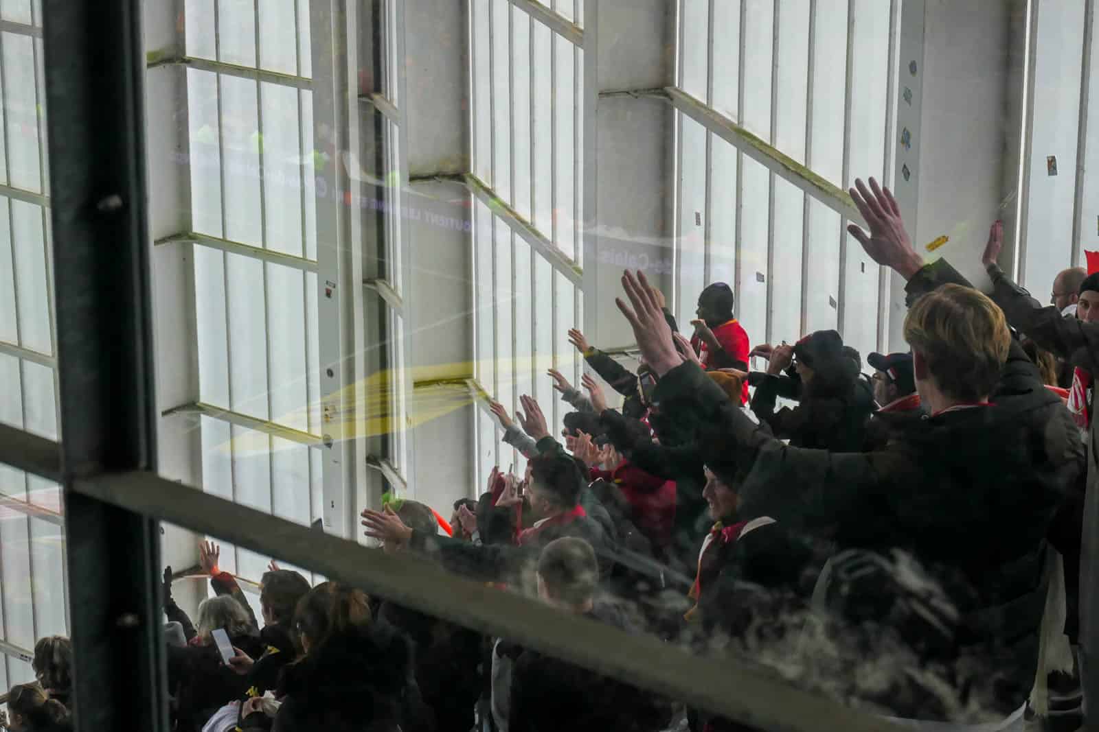 30 jaar Red Tigers; ultras Lens maken er schitterende dag van!