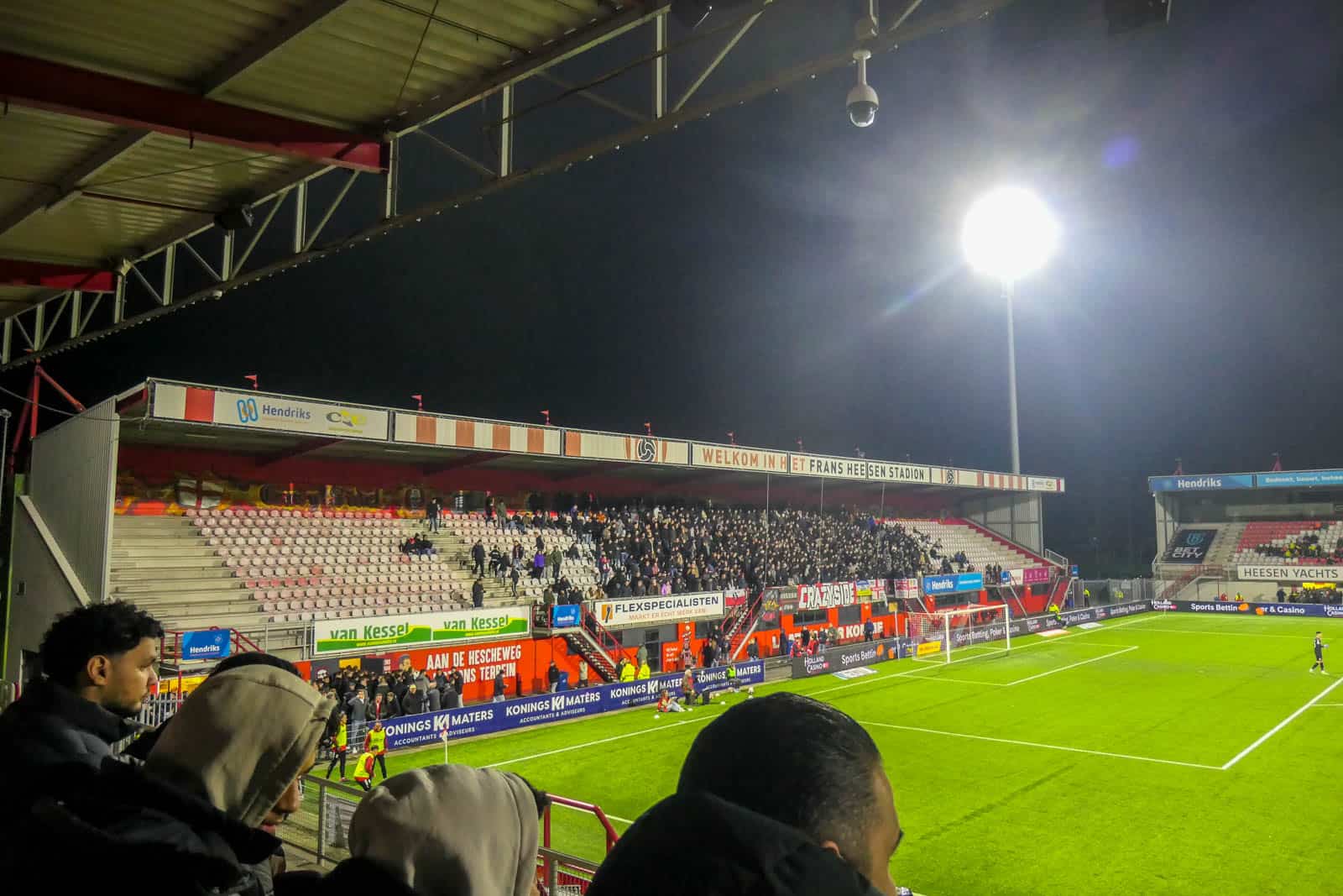 Crazy Side doet haar naam eer aan bij derby tegen FC Den Bosch