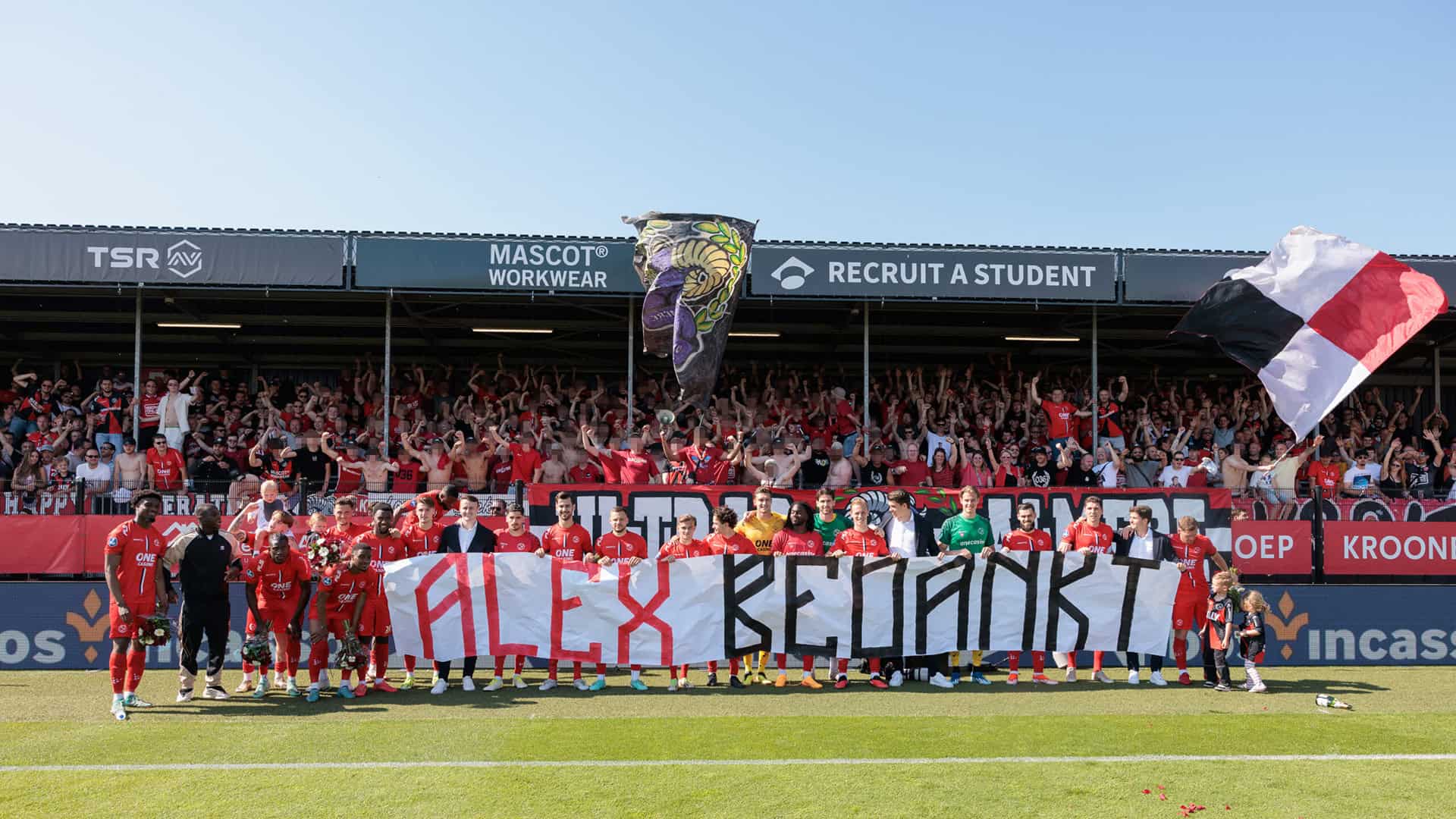 Almere City via Ultras Almere 2