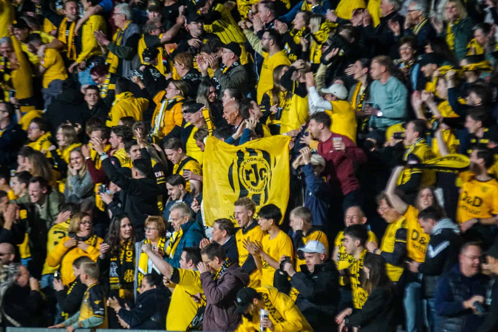 Ultieme deceptie bij Roda JC zorgt voor bizarre beelden