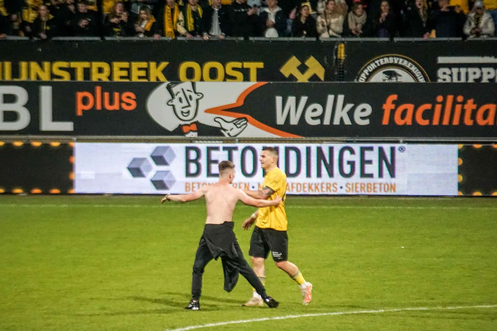 Ultieme deceptie bij Roda JC zorgt voor bizarre beelden