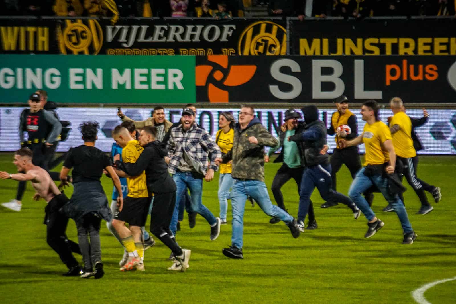 Ultieme deceptie bij Roda JC zorgt voor bizarre beelden