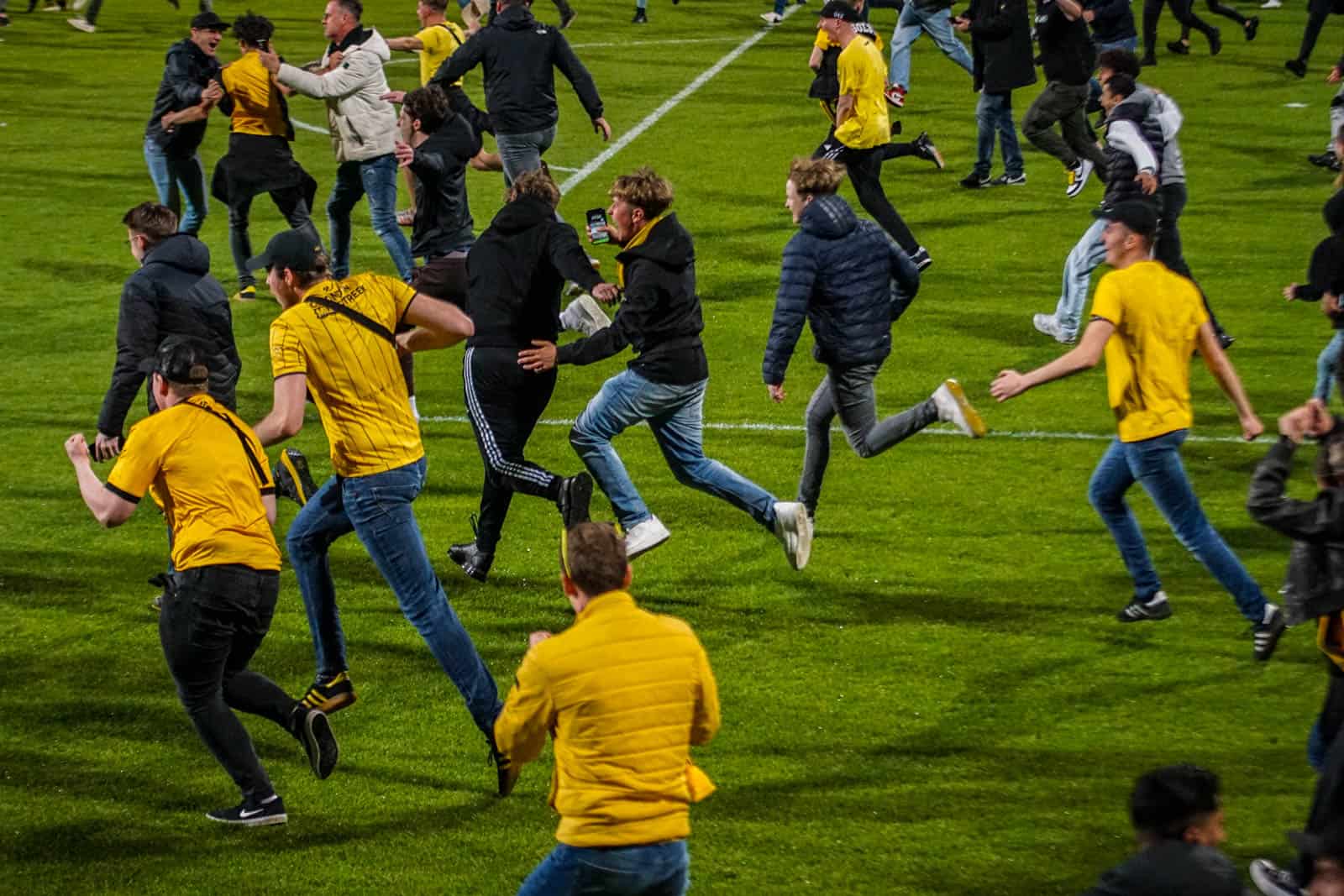 Ultieme deceptie bij Roda JC zorgt voor bizarre beelden