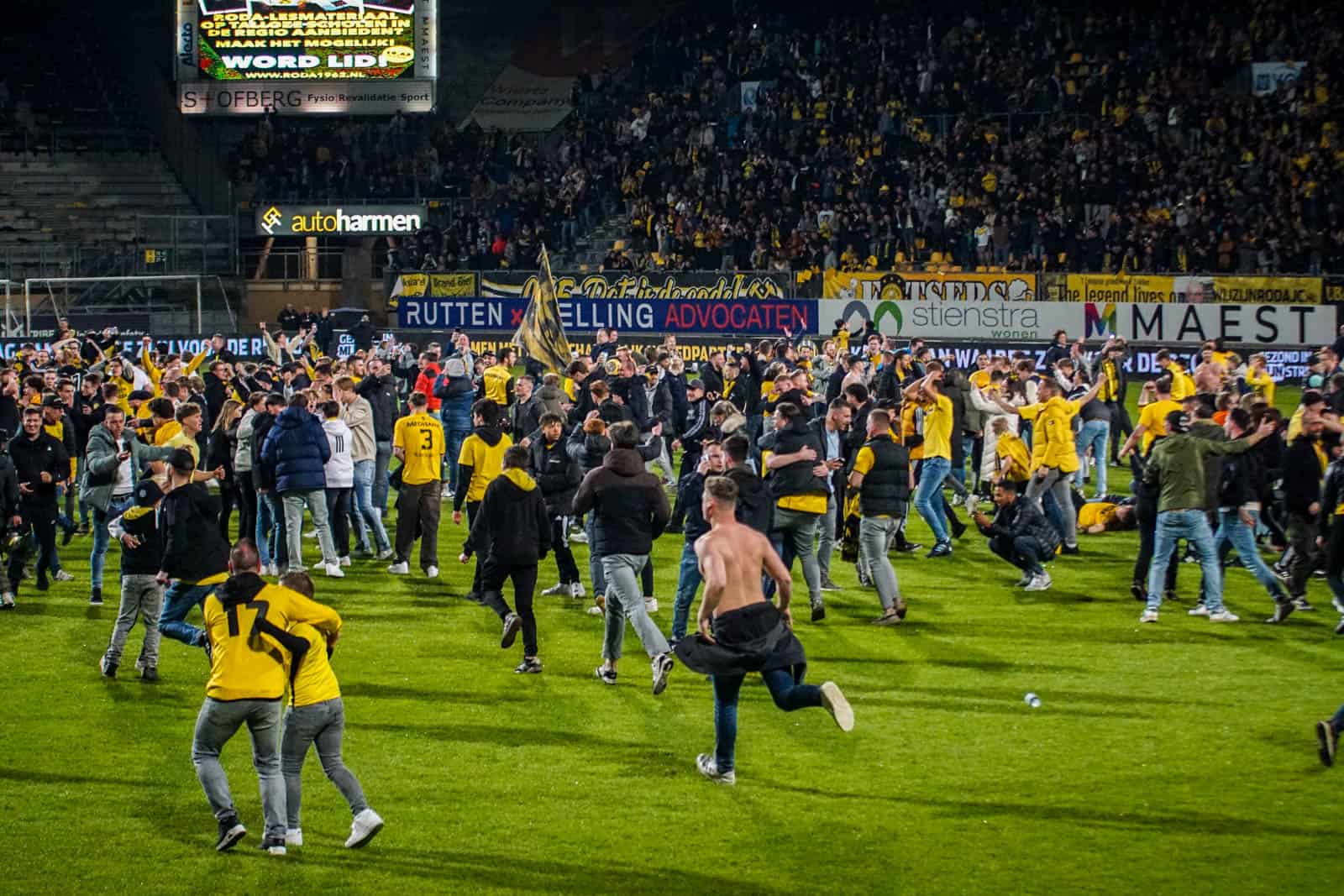 Ultieme deceptie bij Roda JC zorgt voor bizarre beelden