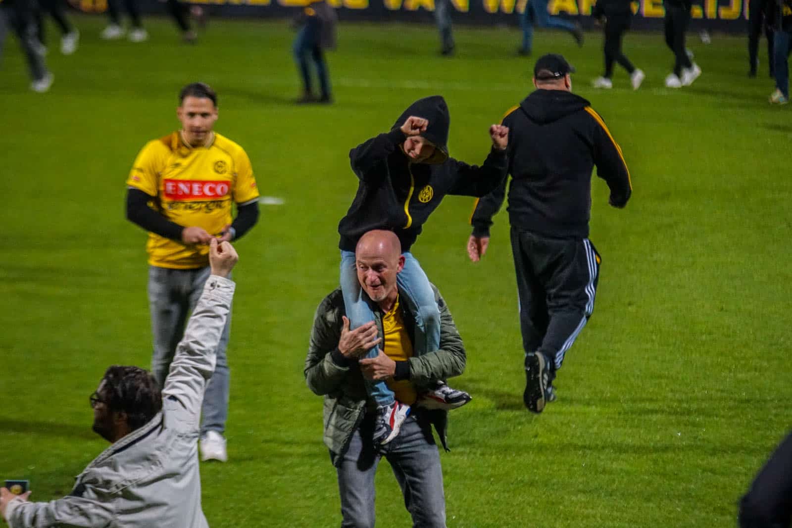 Ultieme deceptie bij Roda JC zorgt voor bizarre beelden