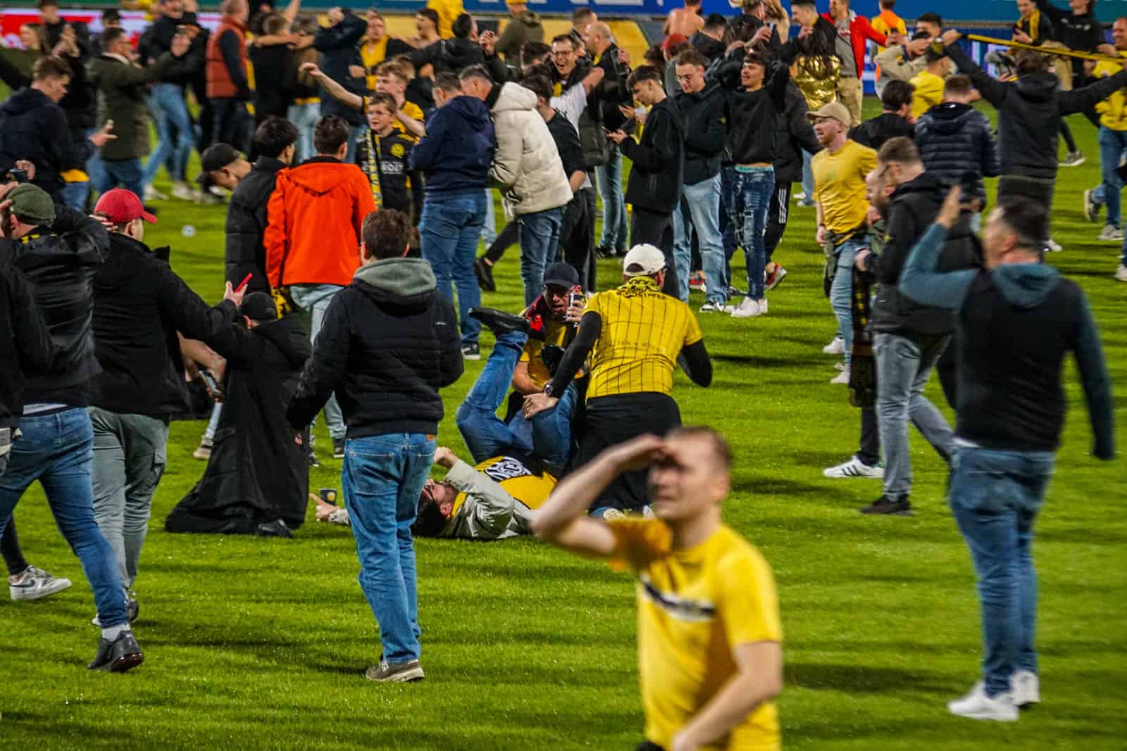 Ultieme deceptie bij Roda JC zorgt voor bizarre beelden