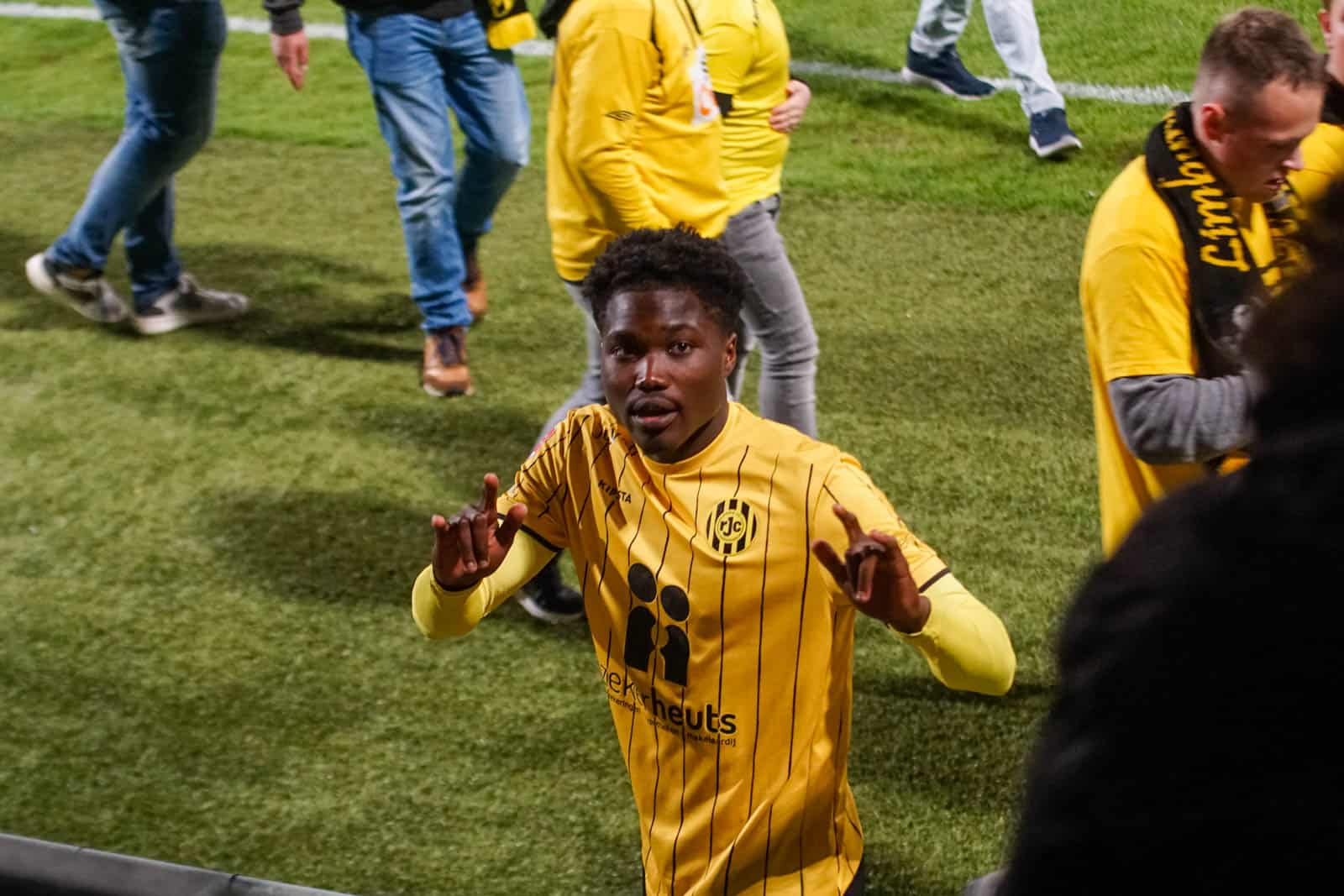 Ultieme deceptie bij Roda JC zorgt voor bizarre beelden