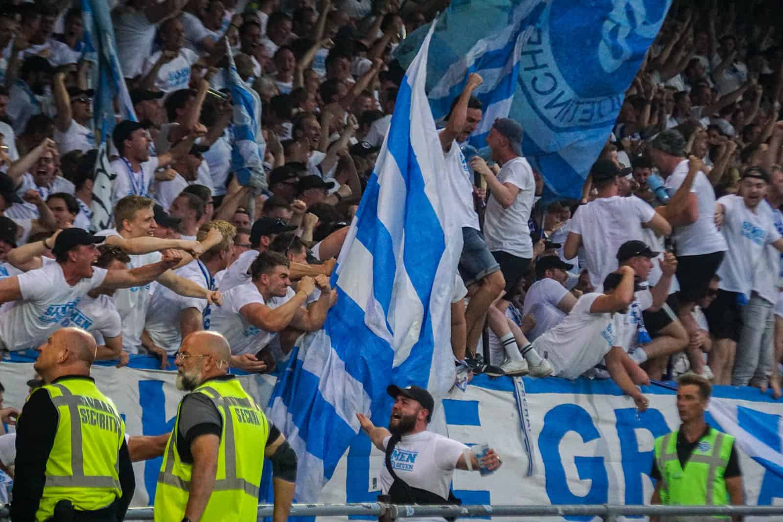 Voetbal is bijzaak op magische play-off avond bij De Graafschap – ADO