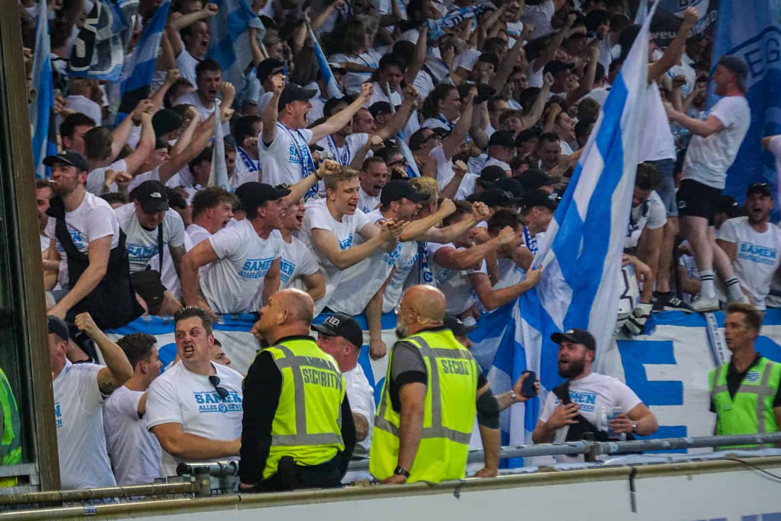 Voetbal is bijzaak op magische play-off avond bij De Graafschap – ADO