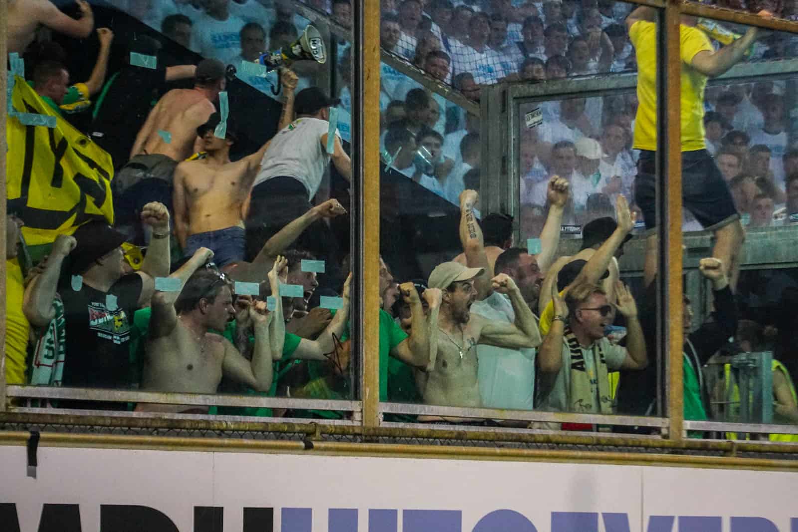 Voetbal is bijzaak op magische play-off avond bij De Graafschap – ADO