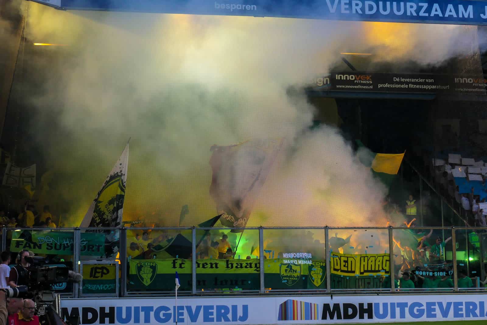 Voetbal is bijzaak op magische play-off avond bij De Graafschap – ADO
