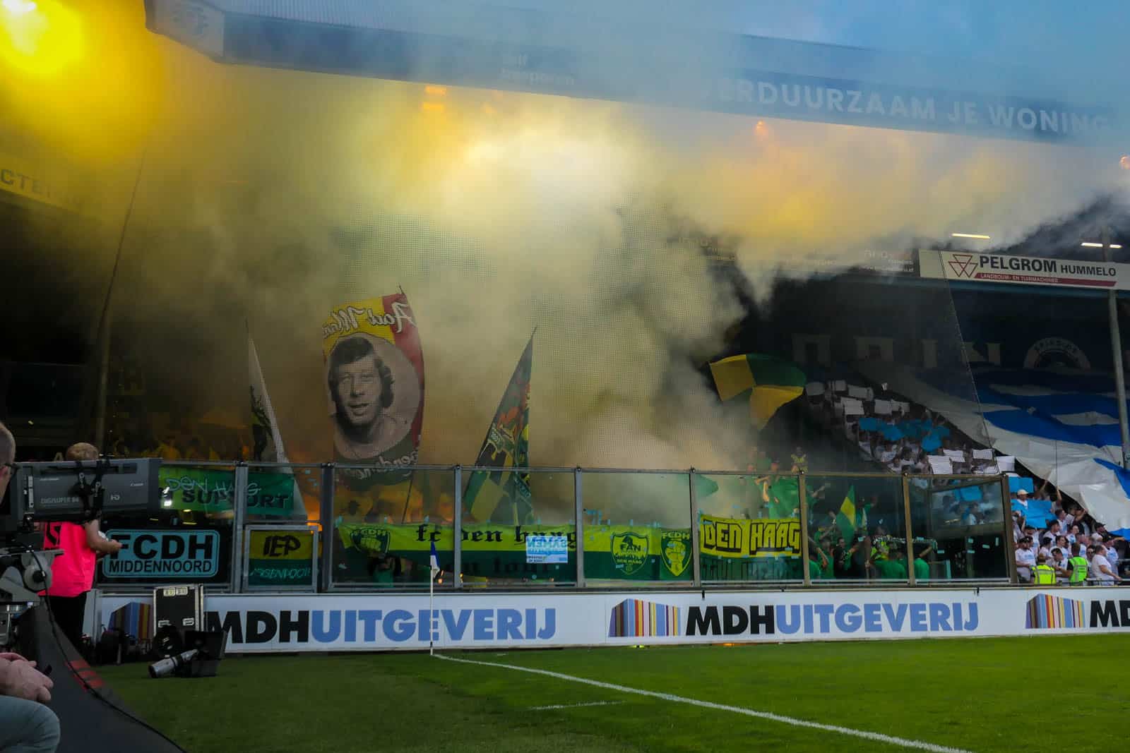 Voetbal is bijzaak op magische play-off avond bij De Graafschap – ADO