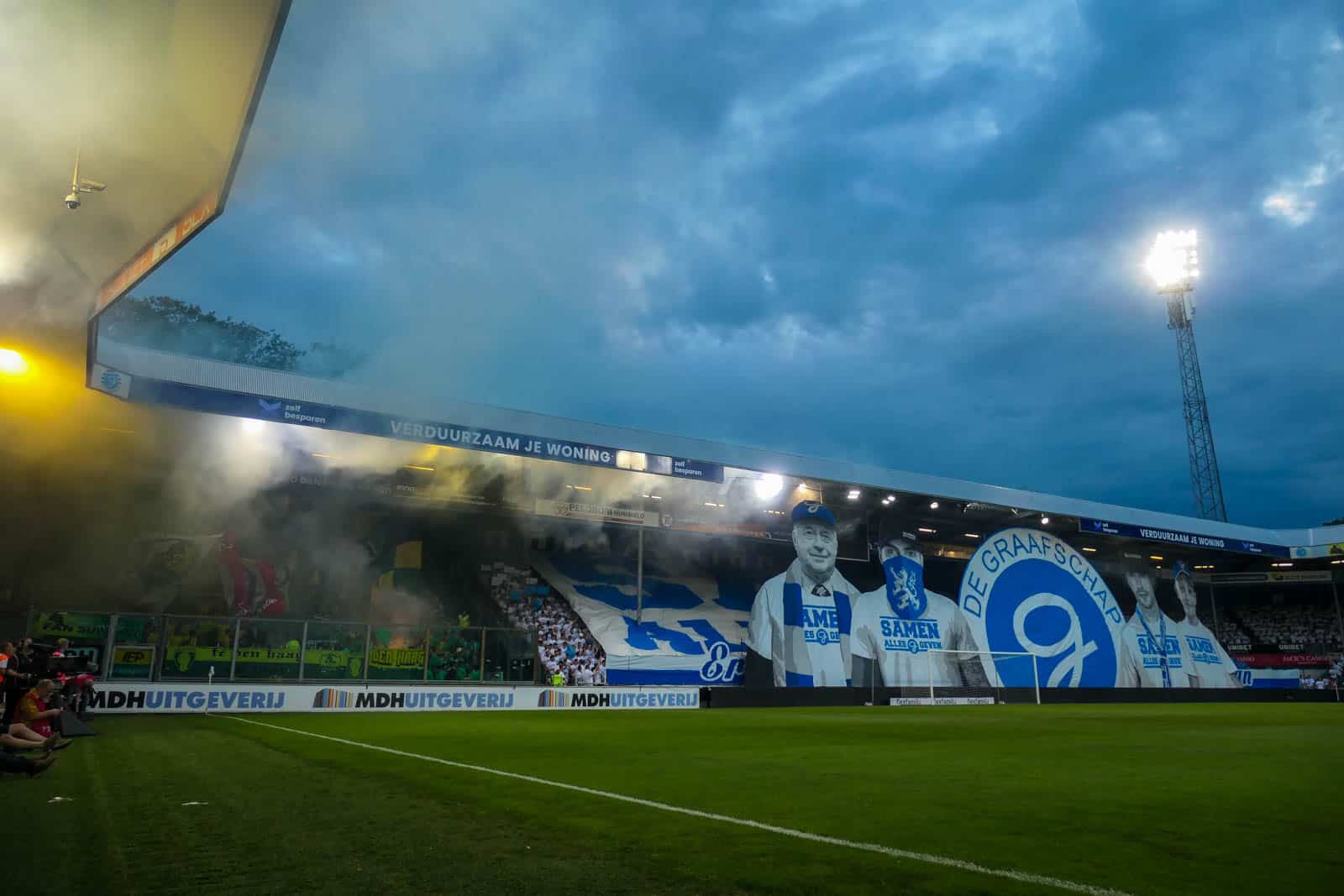 Voetbal is bijzaak op magische play-off avond bij De Graafschap – ADO