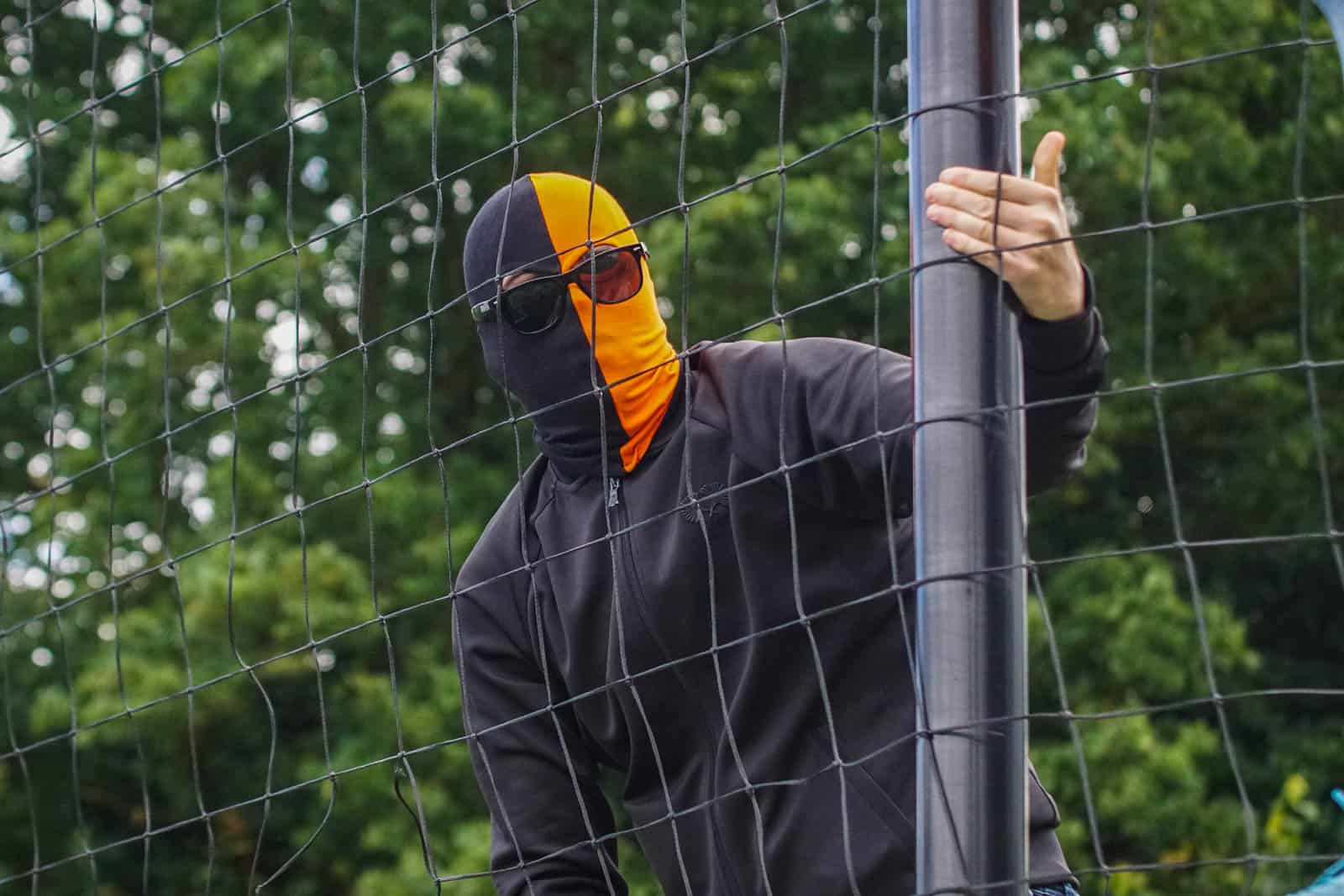 Eerbeekse Boys grijpt naast promotie ondanks sfeeractie en pyroshows