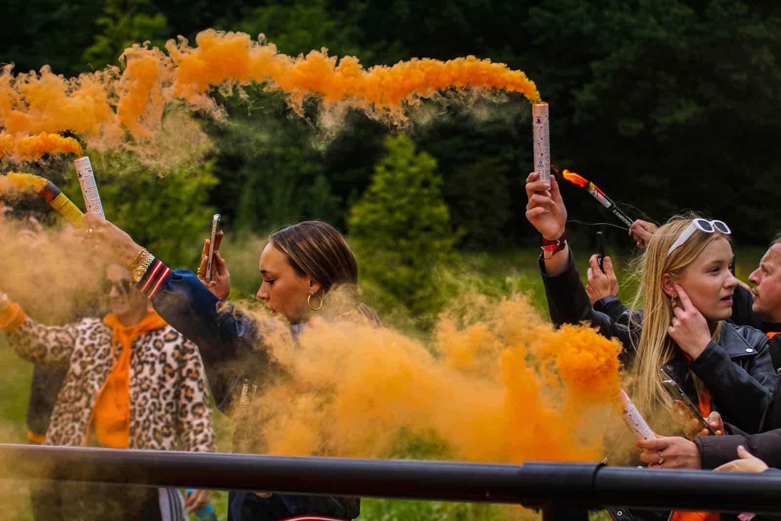 Eerbeekse Boys grijpt naast promotie ondanks sfeeractie en pyroshows