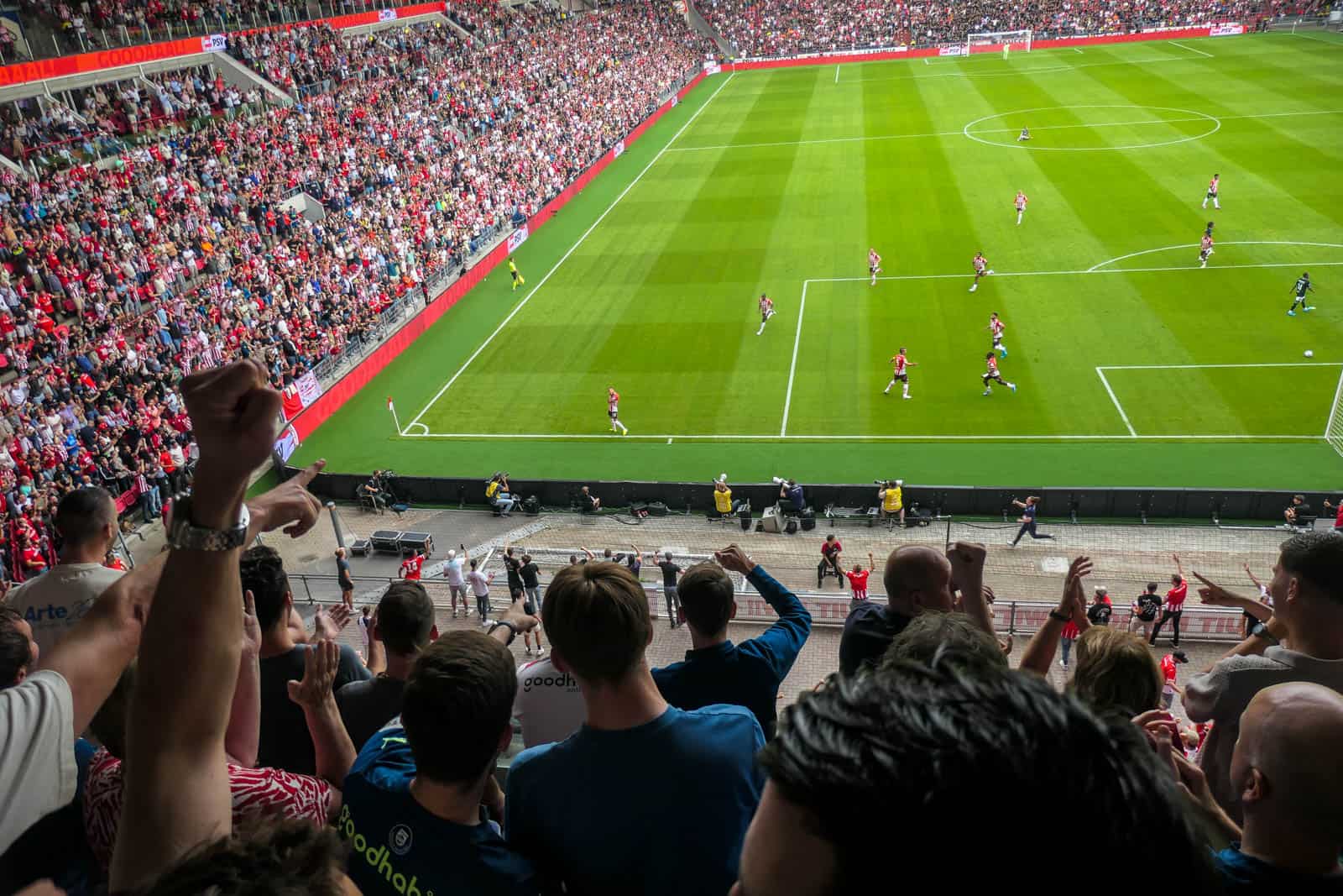 Johan Cruijff Schaal 2024: doelpuntenspektakel in uitverkocht stadion