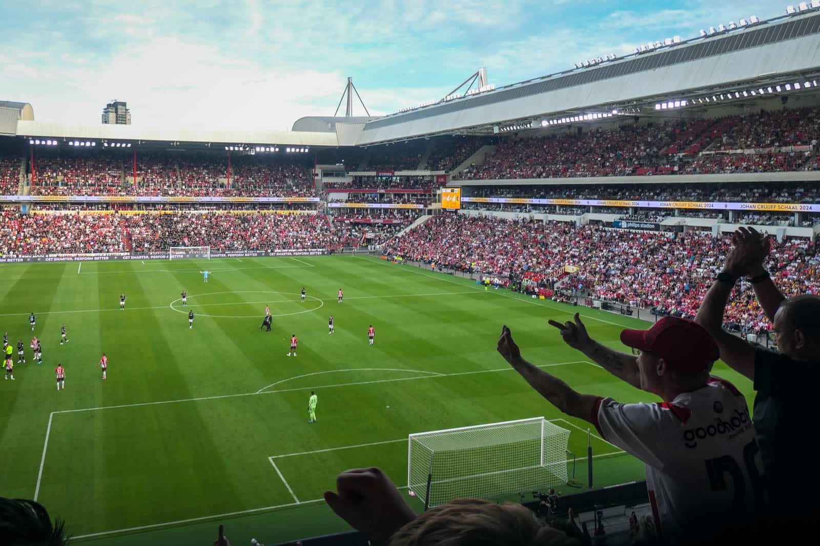 Johan Cruijff Schaal 2024: doelpuntenspektakel in uitverkocht stadion
