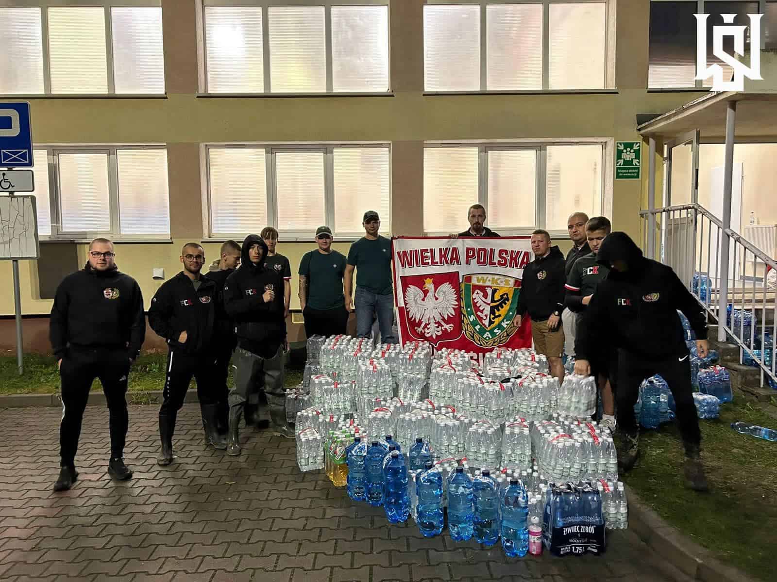 Hoe het noodweer de Poolse voetbalwereld verbindt