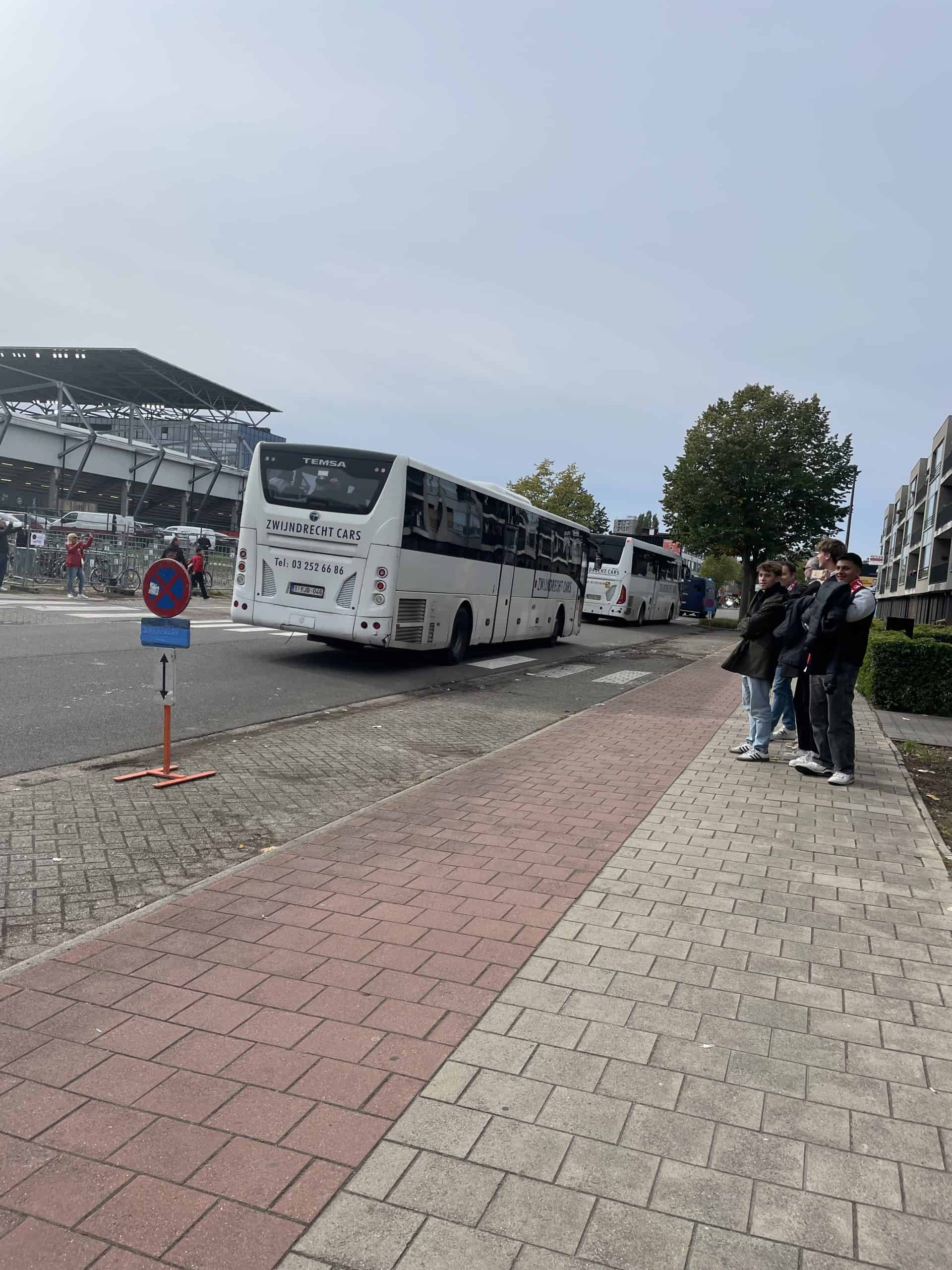 Bizarre taferelen bij Antwerpse Derby: arrestaties, vernedering en aangekondigde staking