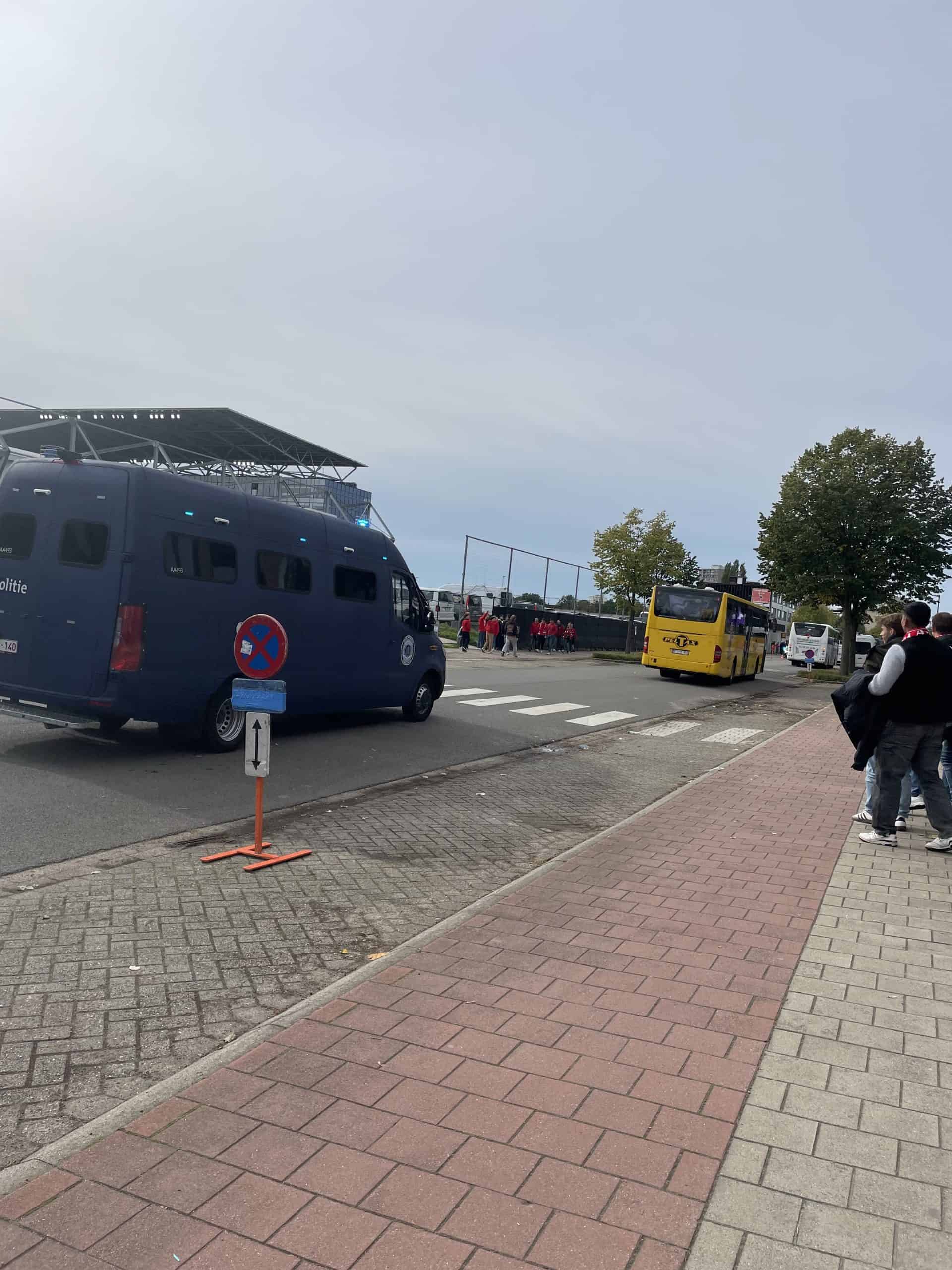 Bizarre taferelen bij Antwerpse Derby: arrestaties, vernedering en aangekondigde staking