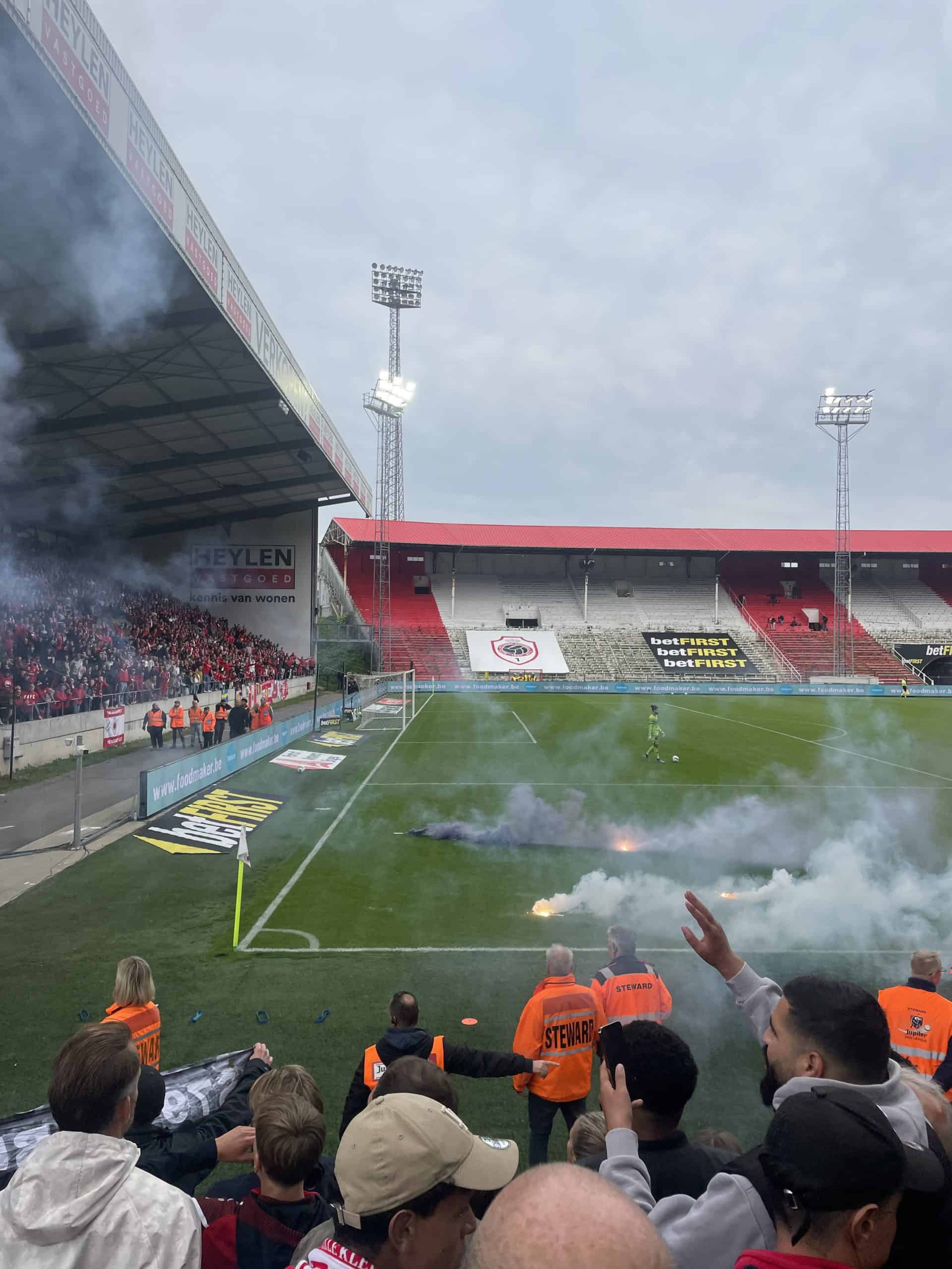 Bizarre taferelen bij Antwerpse Derby: arrestaties, vernedering en aangekondigde staking
