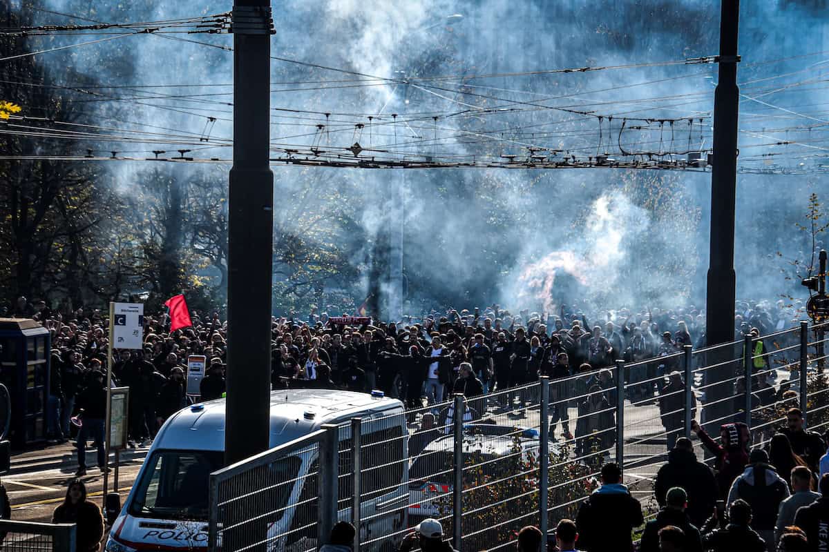 Passie, pyro en provocaties tijdens de Derby du Lac Léman