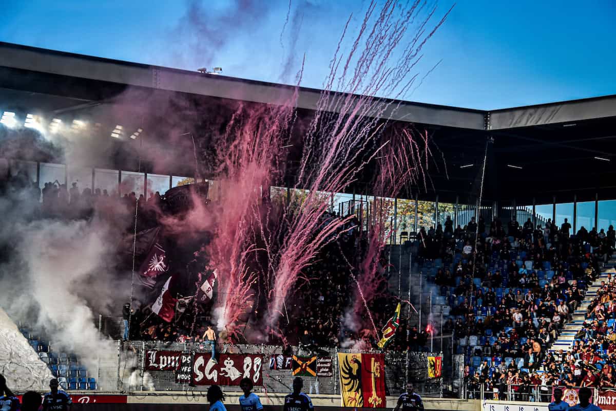 Passie, pyro en provocaties tijdens de Derby du Lac Léman