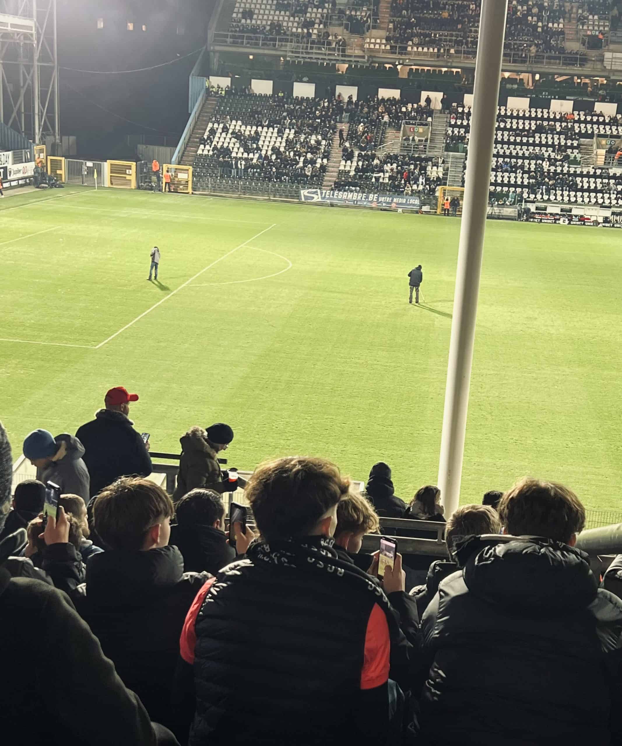 Waalse derby in het teken van overlijden Charleroi-supporter