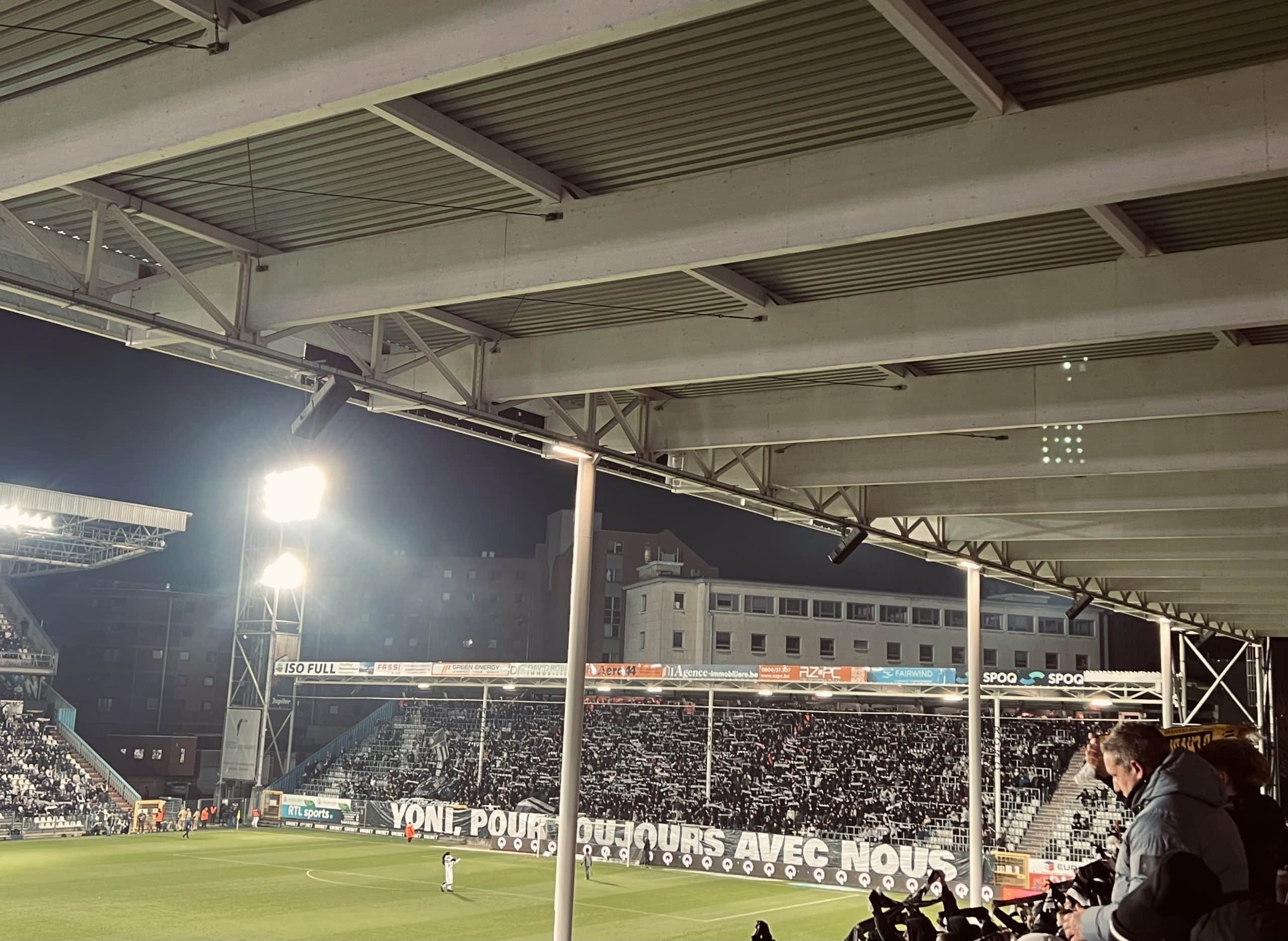 Waalse derby in het teken van overlijden Charleroi-supporter