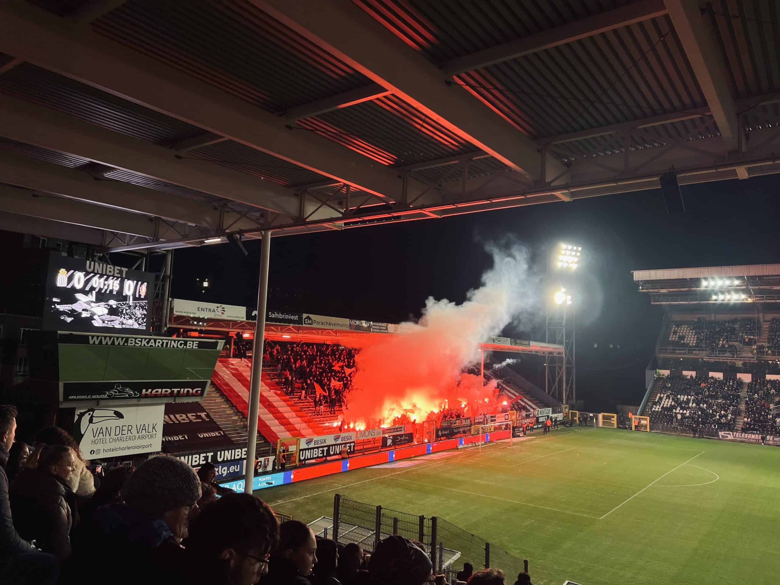 Waalse derby in het teken van overlijden Charleroi-supporter